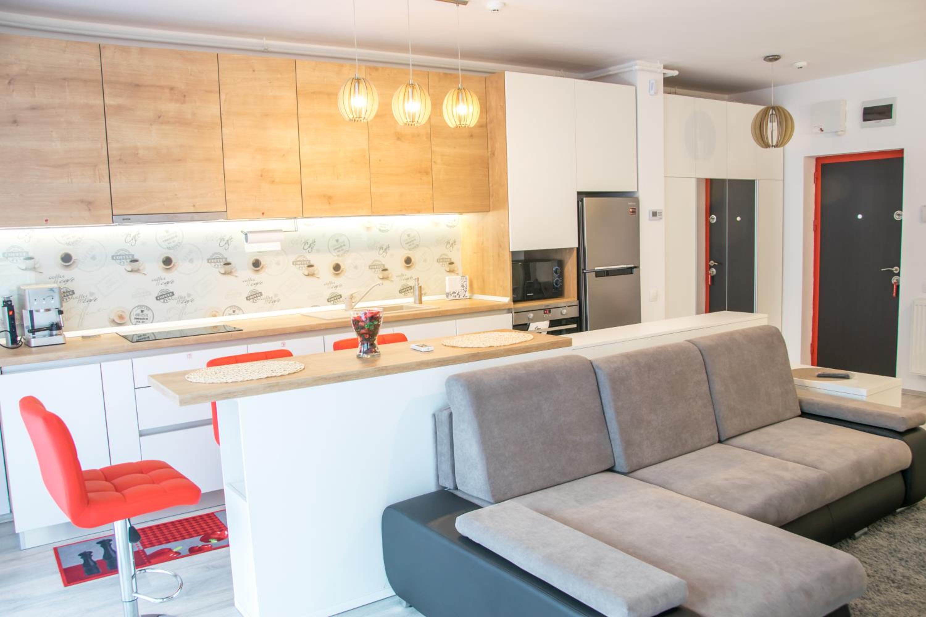 Apartment with Balcony - Photo 6