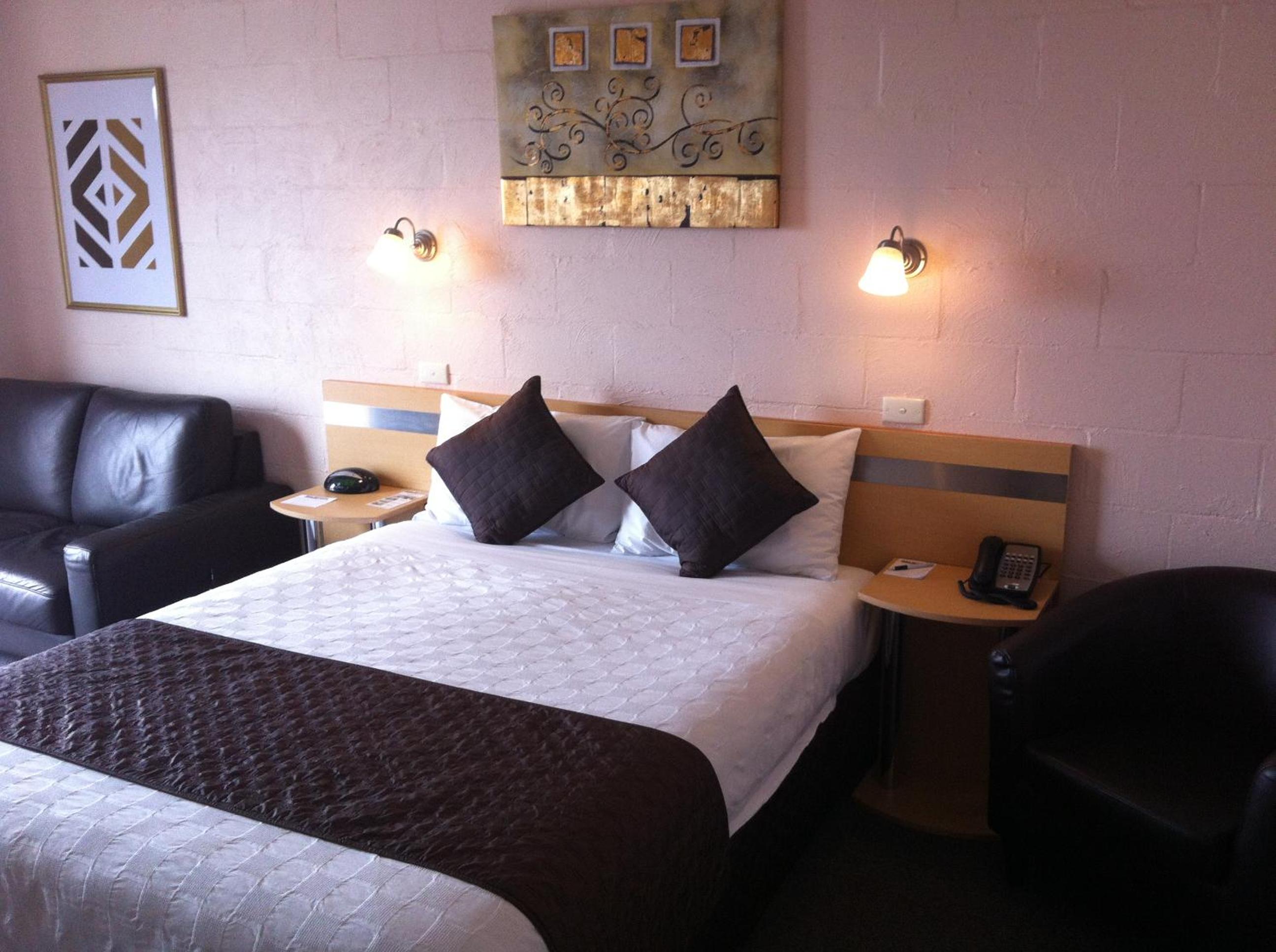 Premier Double Room with City View - Photo 4