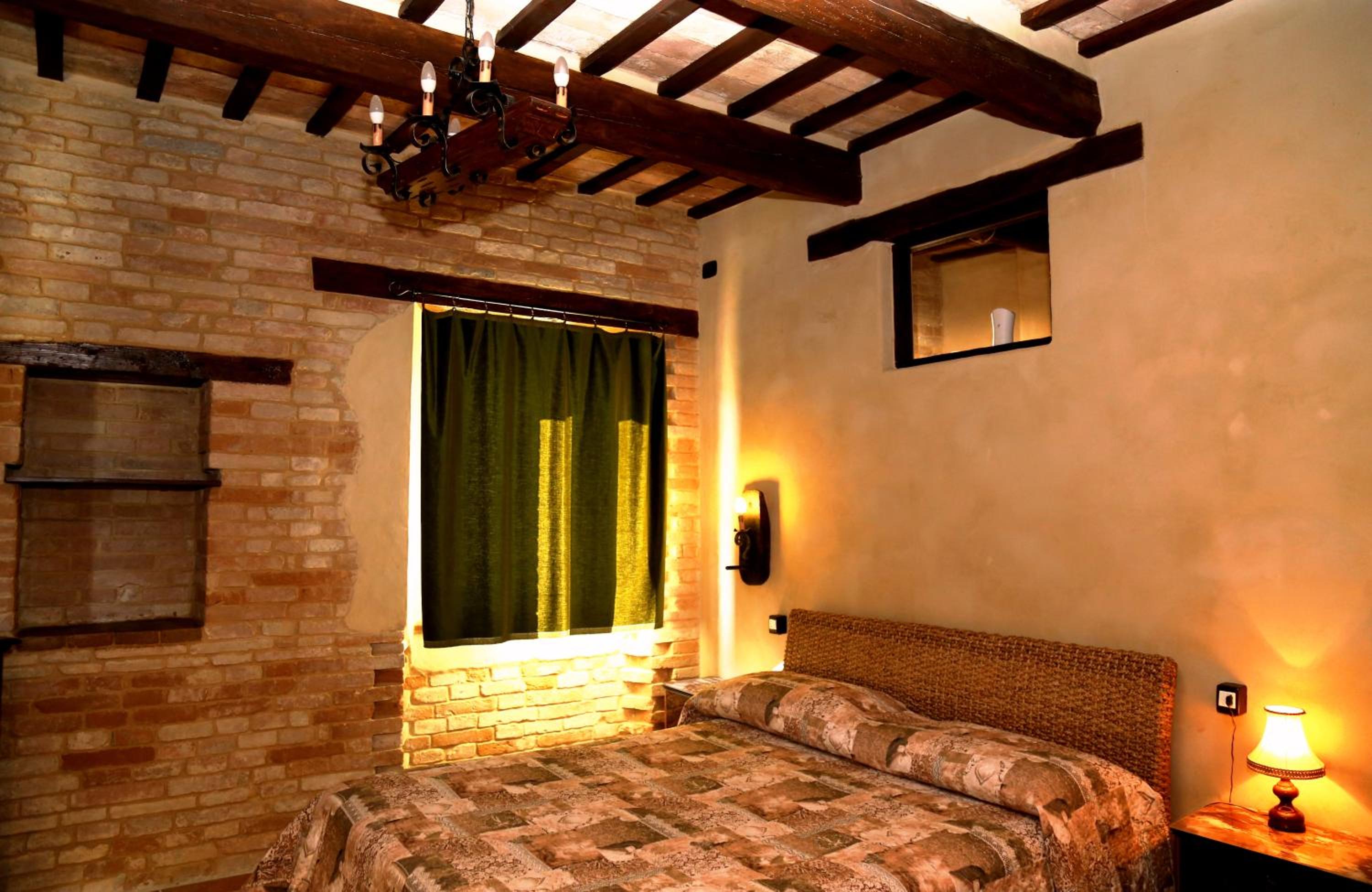 Large Double Room photo 2