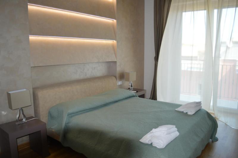 Double Room with Private Bathroom - Photo 4