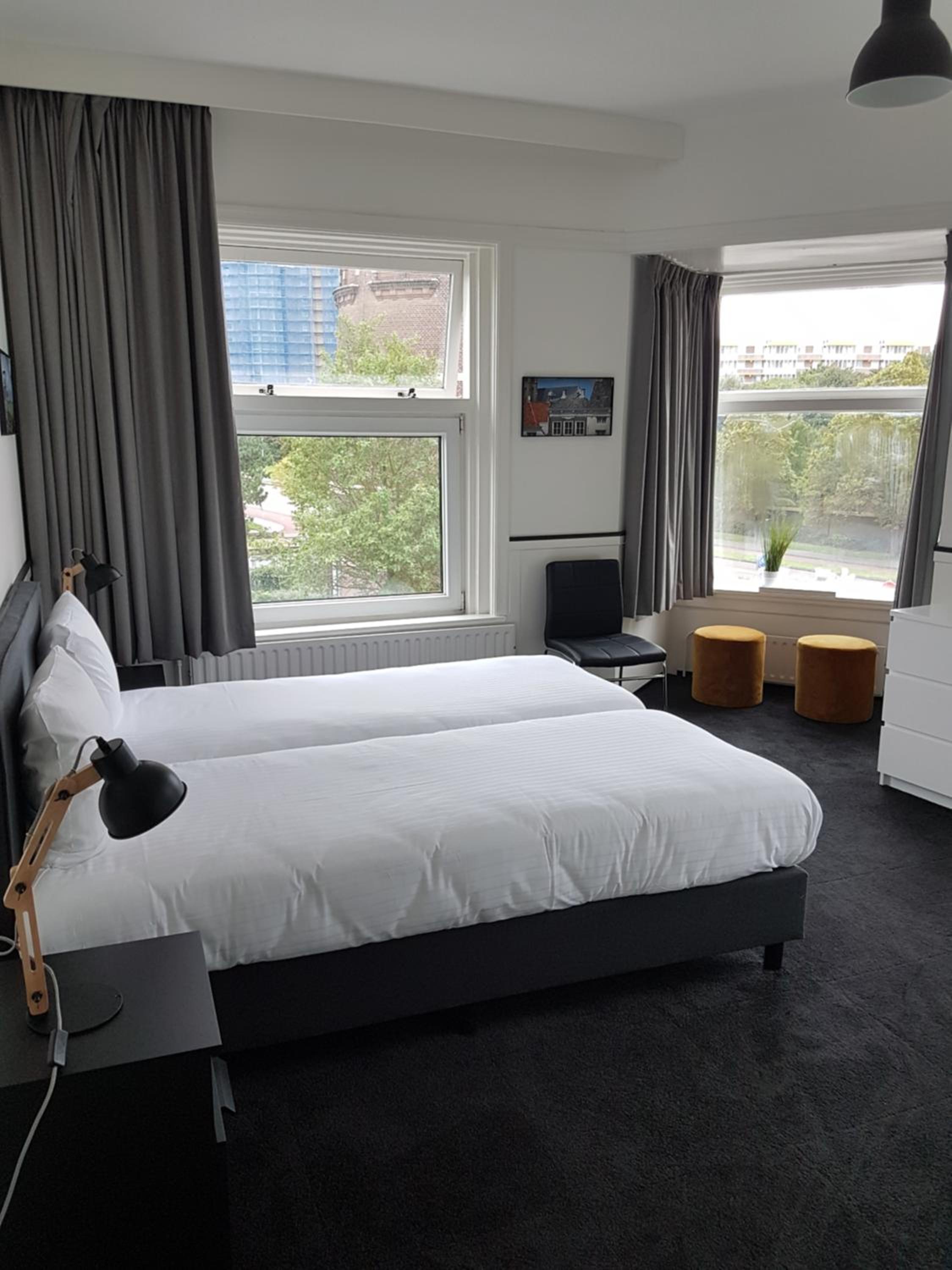 Large Double Room - Photo 2