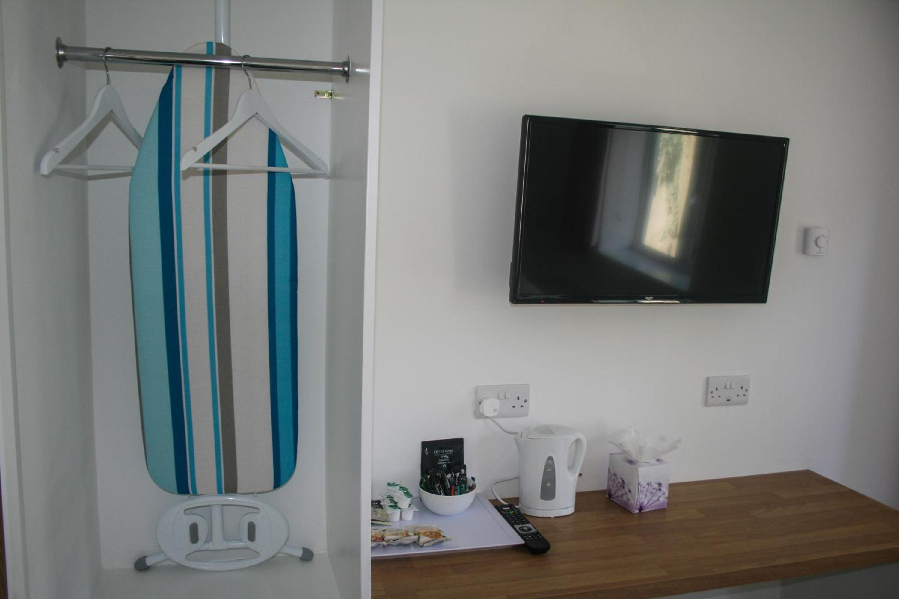 Double Room with Private Bathroom photo 3