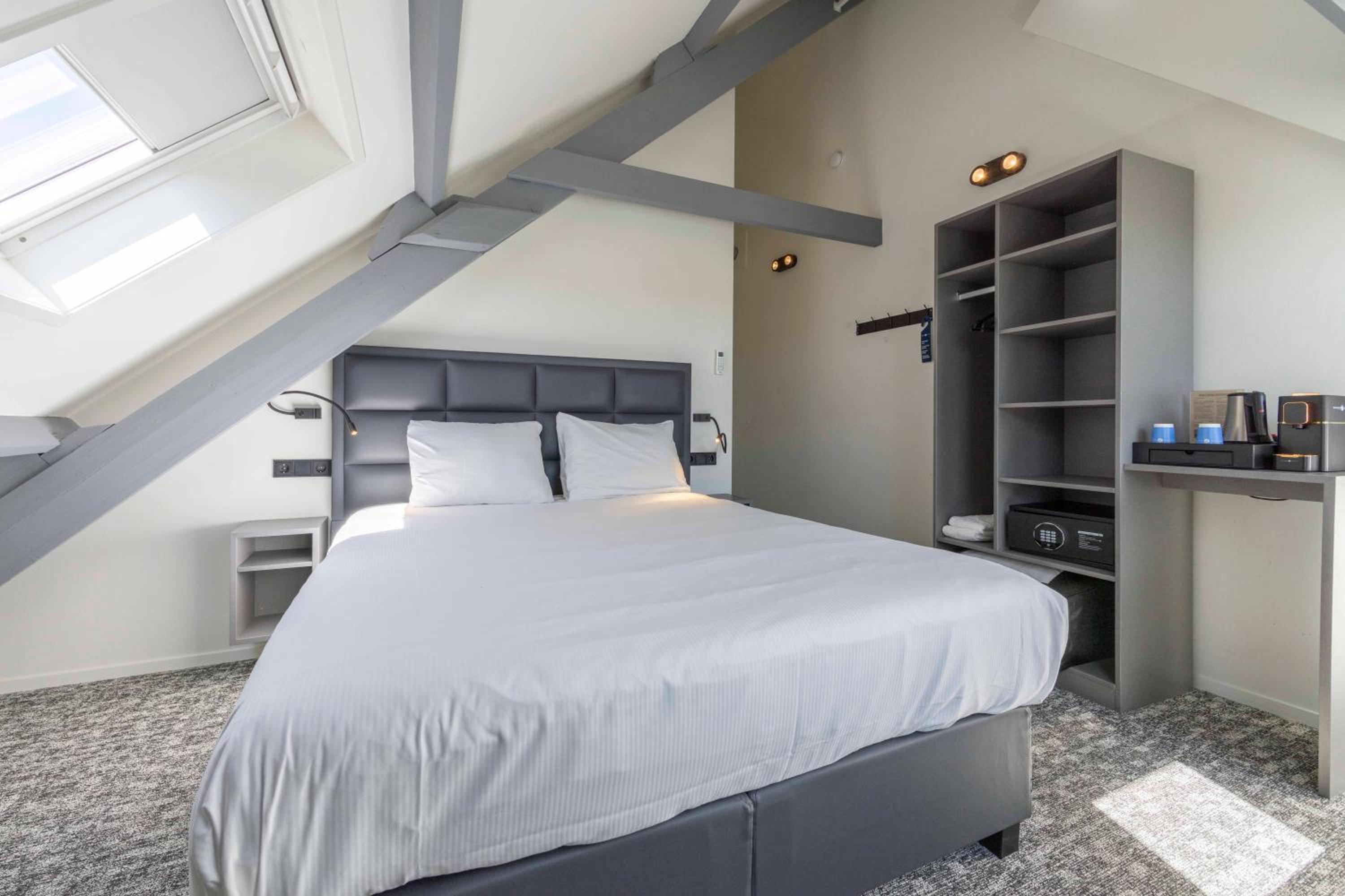 Deluxe Double Room with Extra Bed