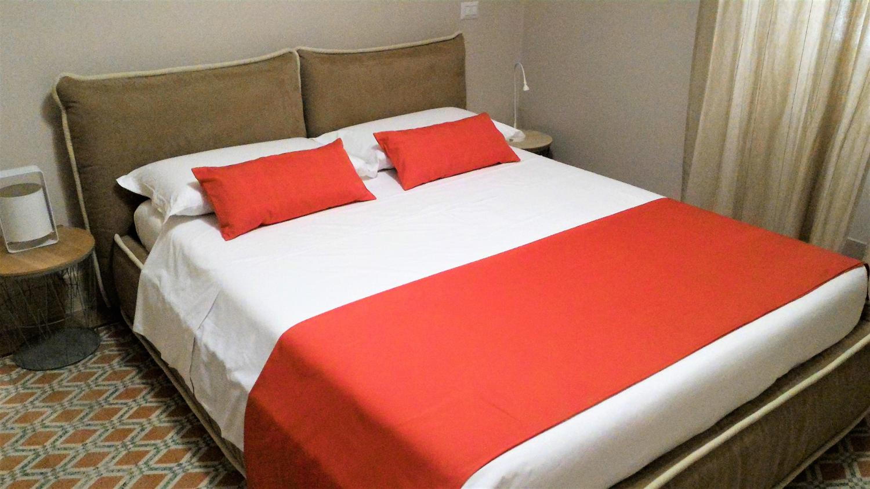 Deluxe Double Room - Photo 25