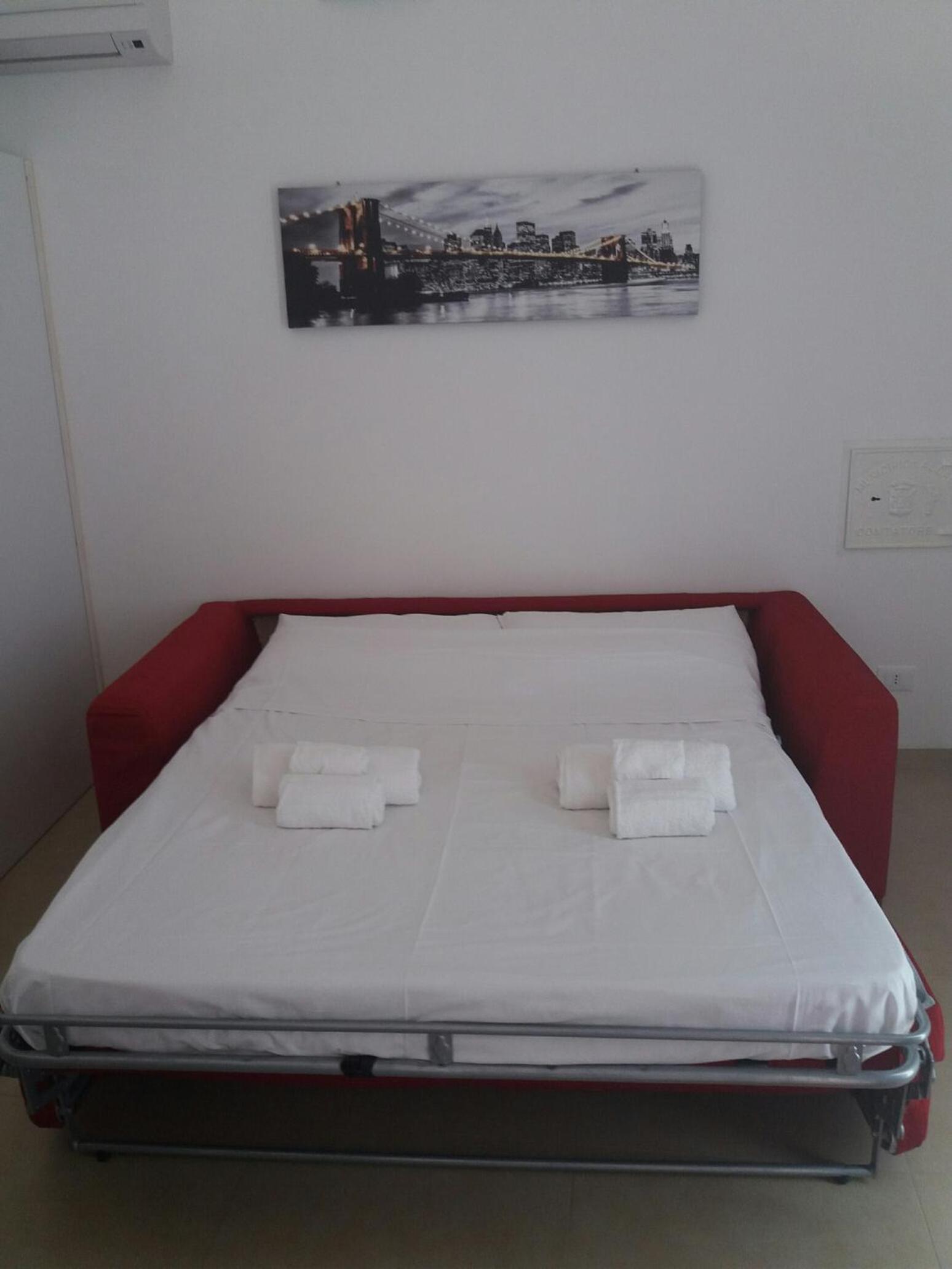One-Bedroom Apartment - Photo 8