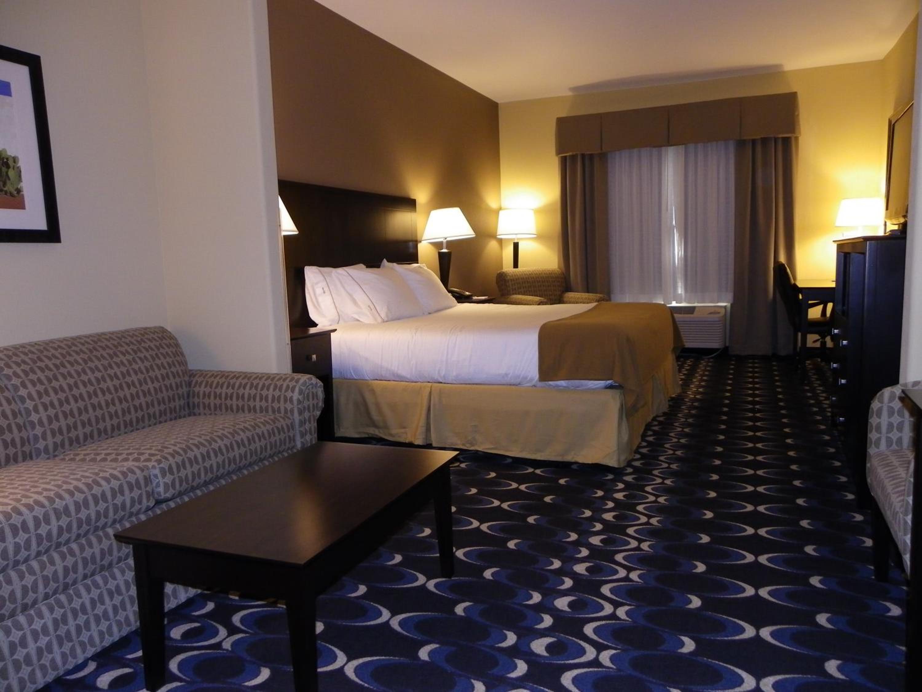 Corner King Suite with Walk-in Shower - Photo 1