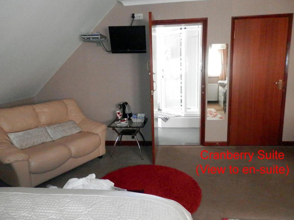 Double or Twin Room with Extra Bed photo 2