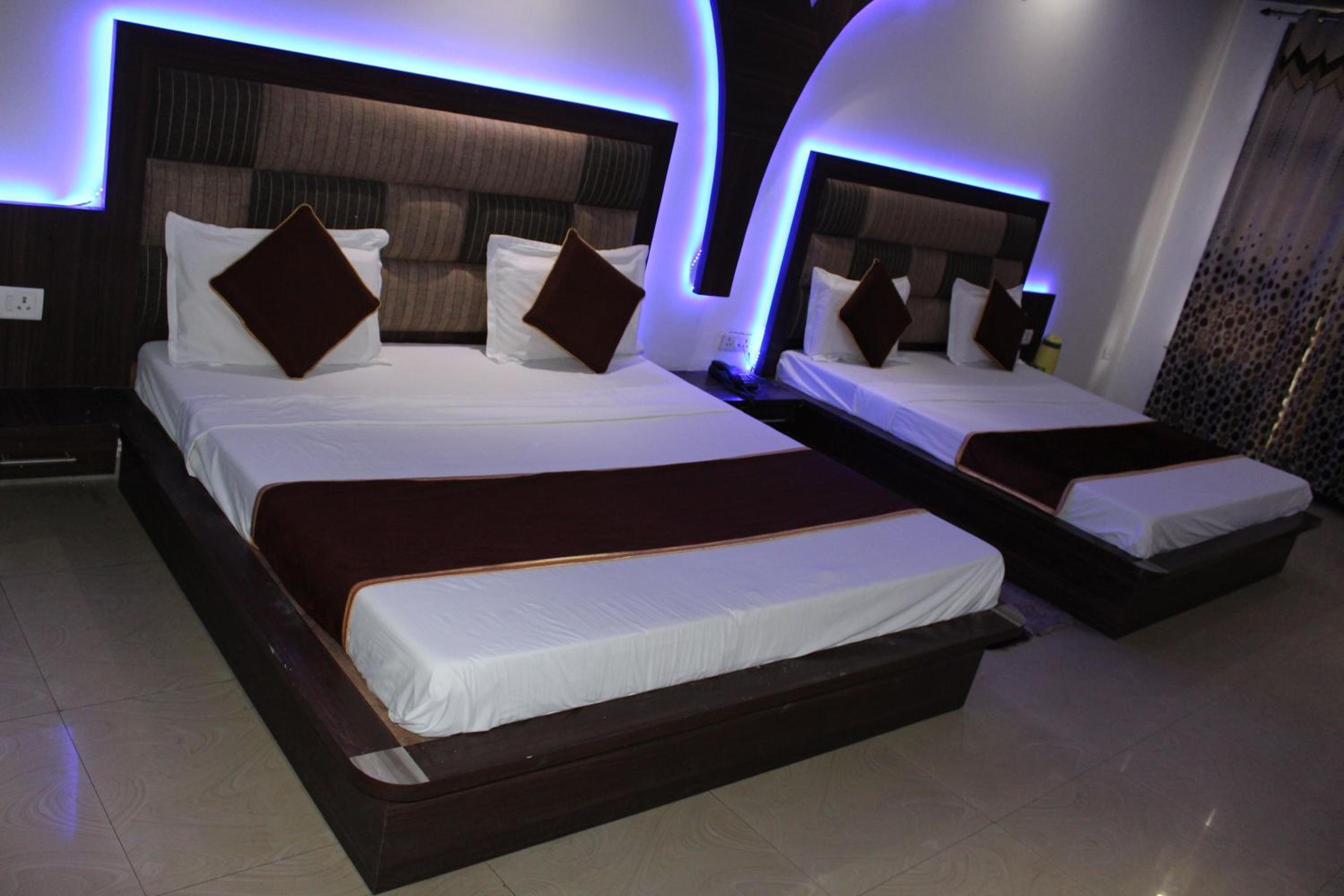 Superior King Suite photo 1