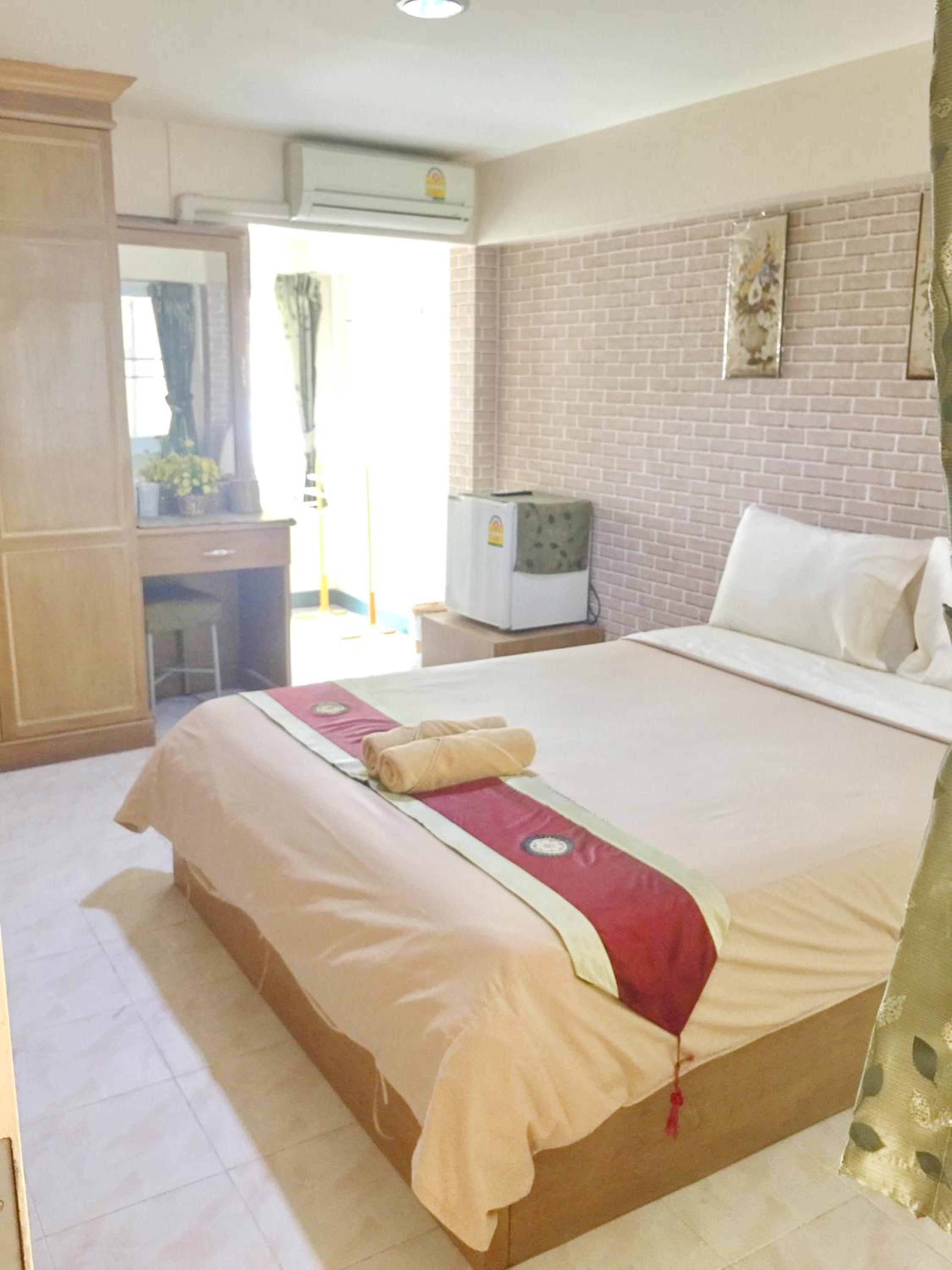 Double Room with Private Bathroom - Photo 1
