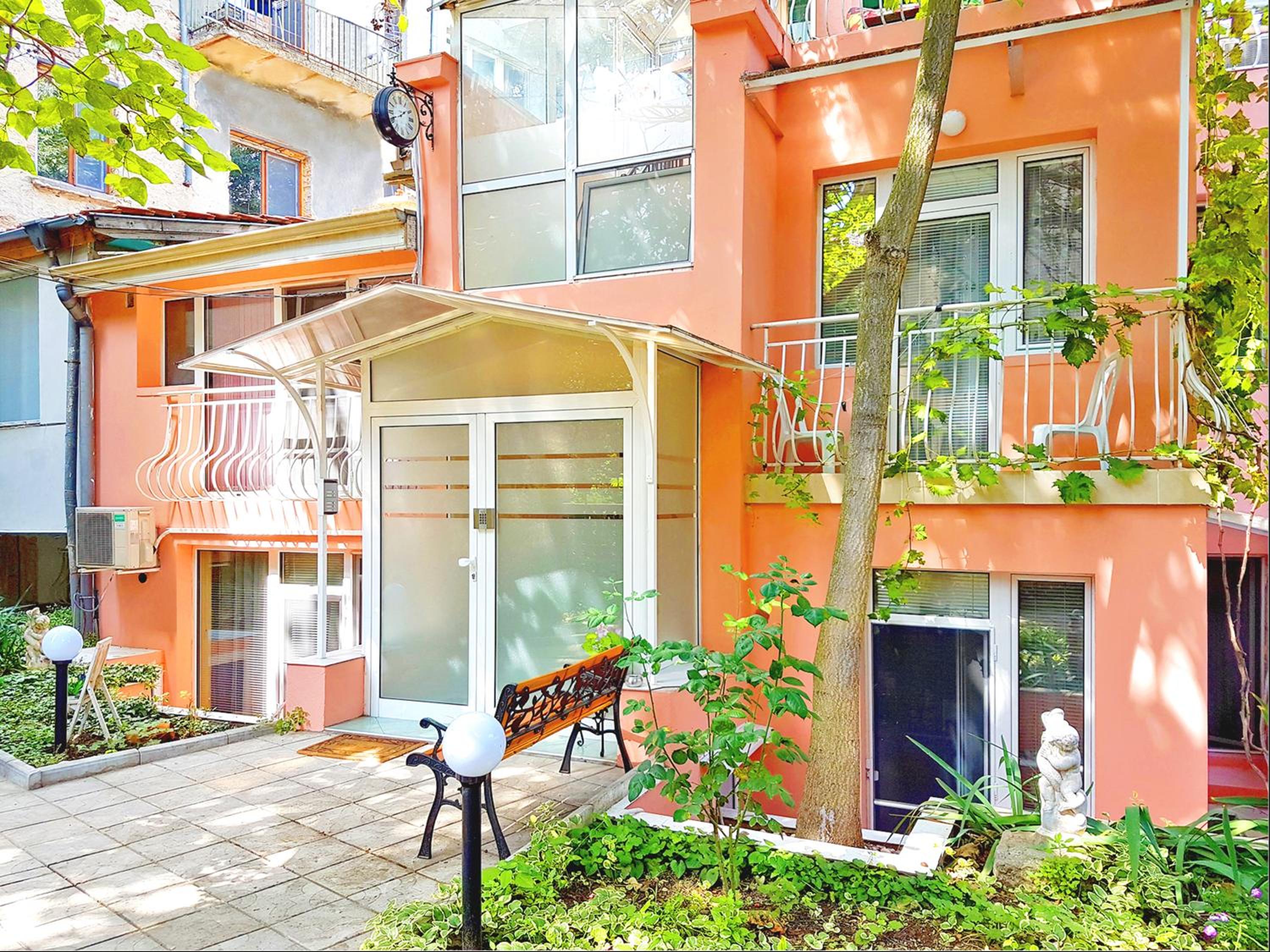 Studio with Balcony - Ground Floor - Photo 5