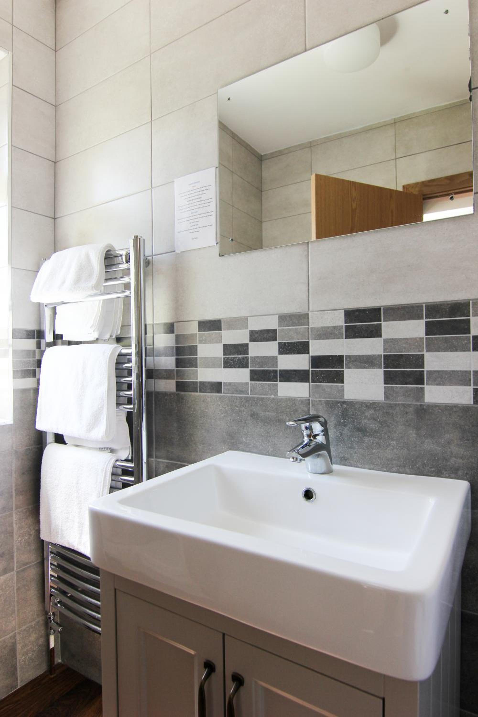 Double Room - Photo 11