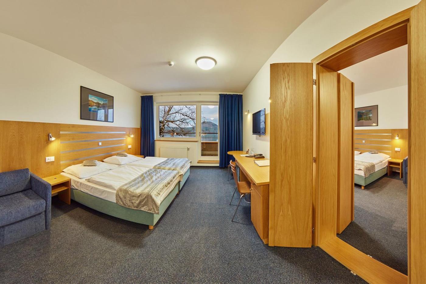 Double or Twin Room with Lake View