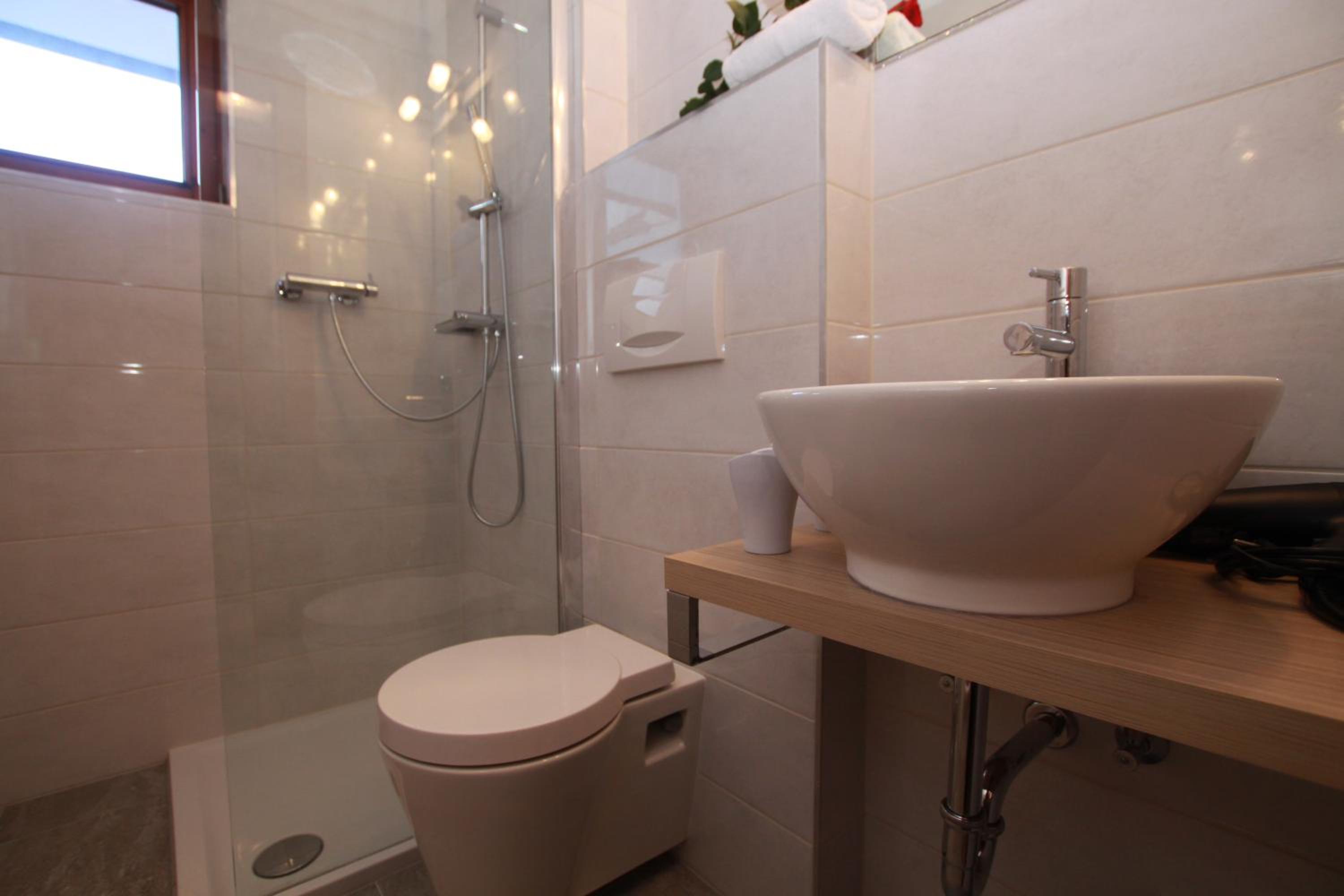 Studio Apartment (2 Adults)