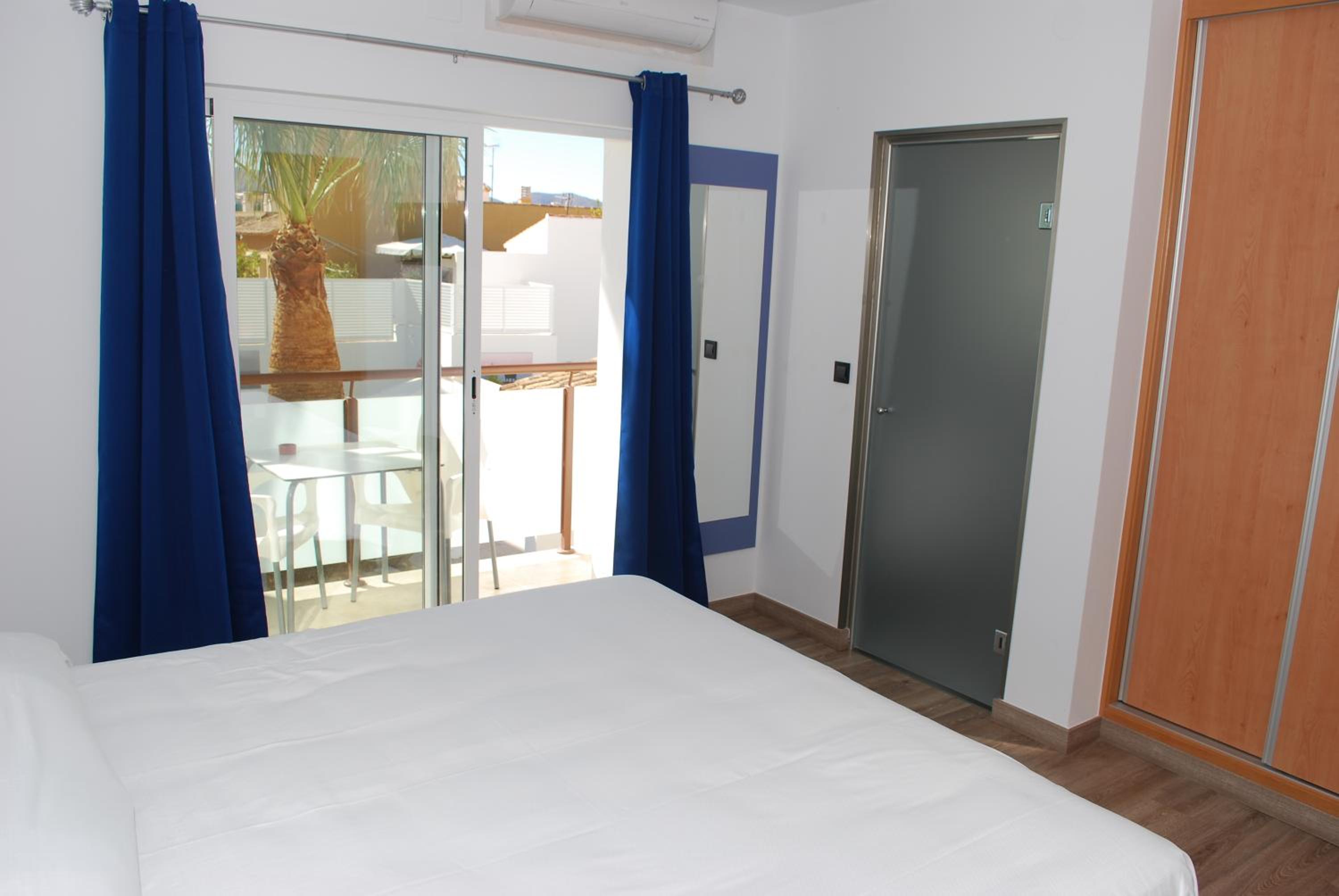 Habitación Doble o Twin Estándar con Balcón
