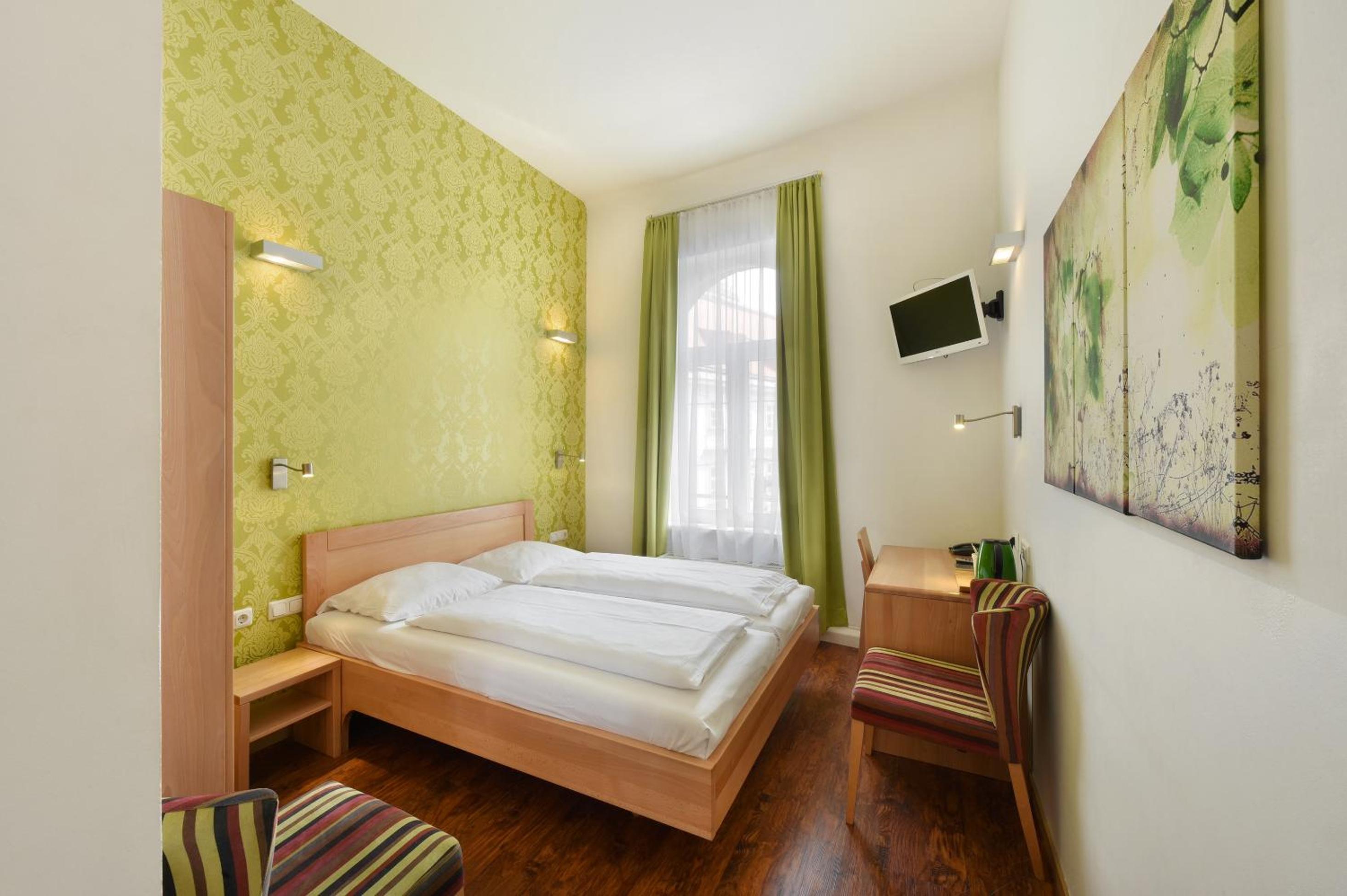 Classic Single Room