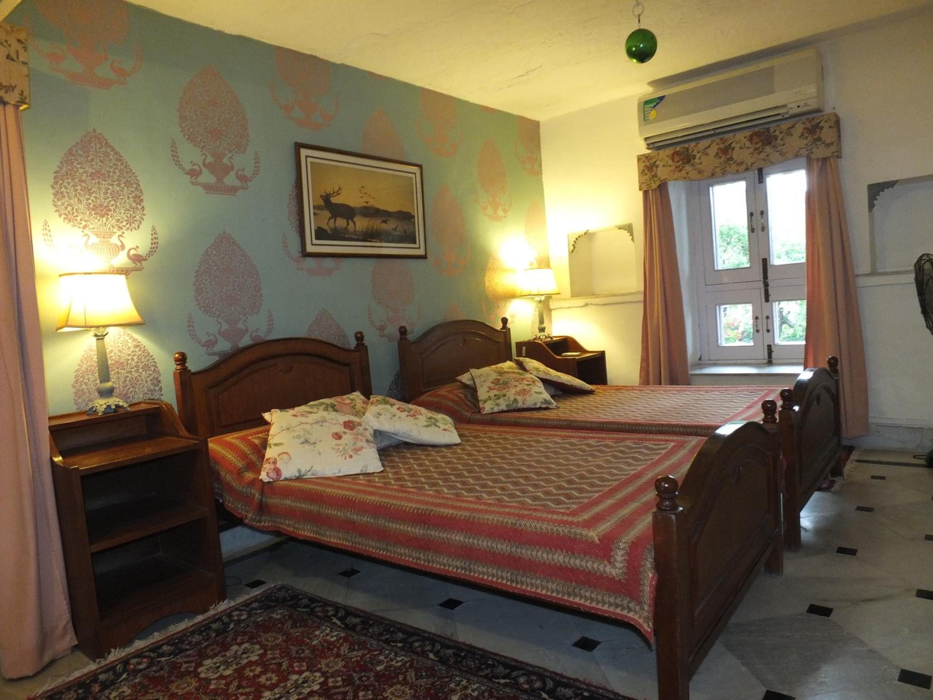 Suite with Pool View - Photo 3
