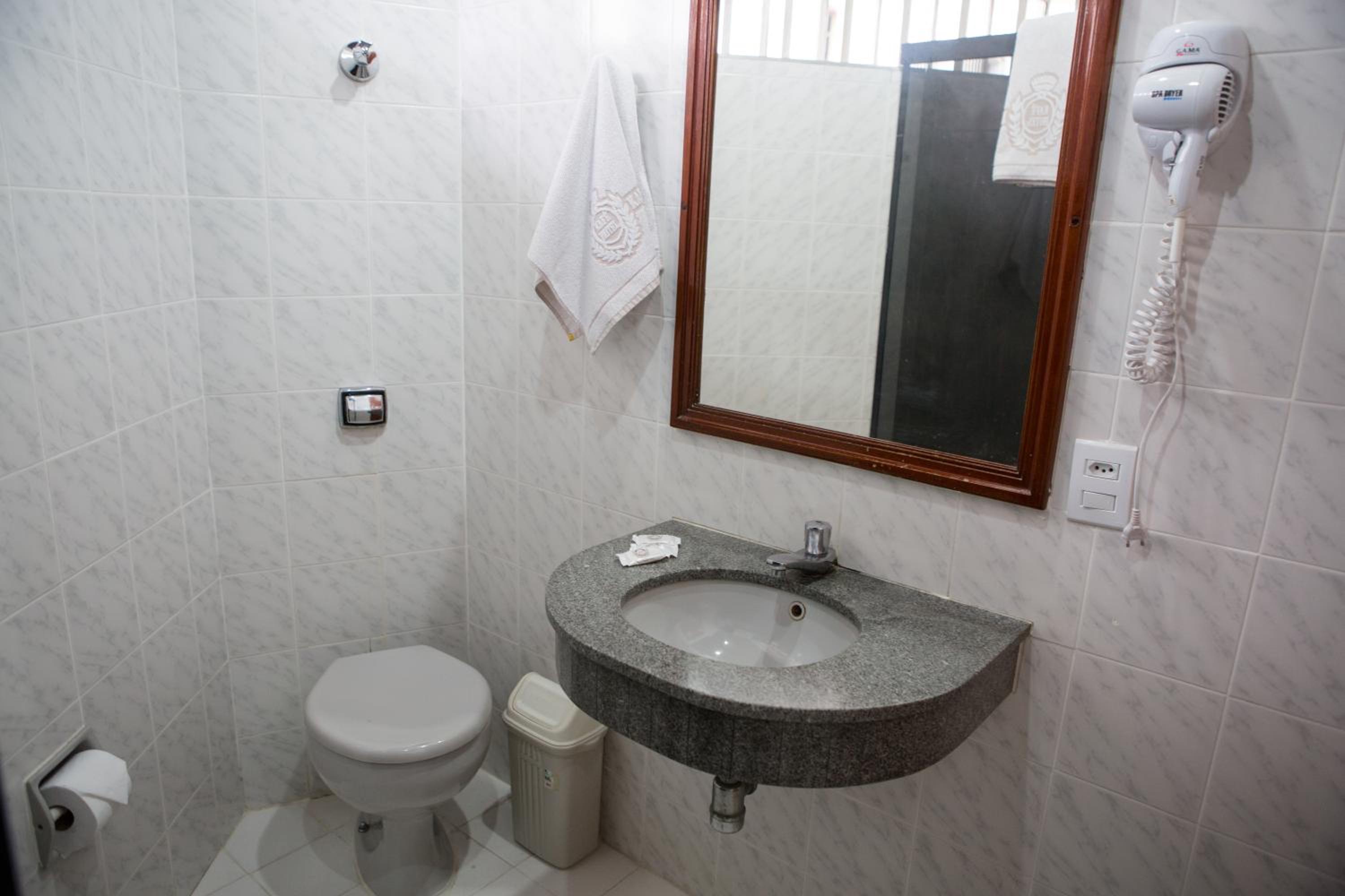 Triple Room single bed photo 3