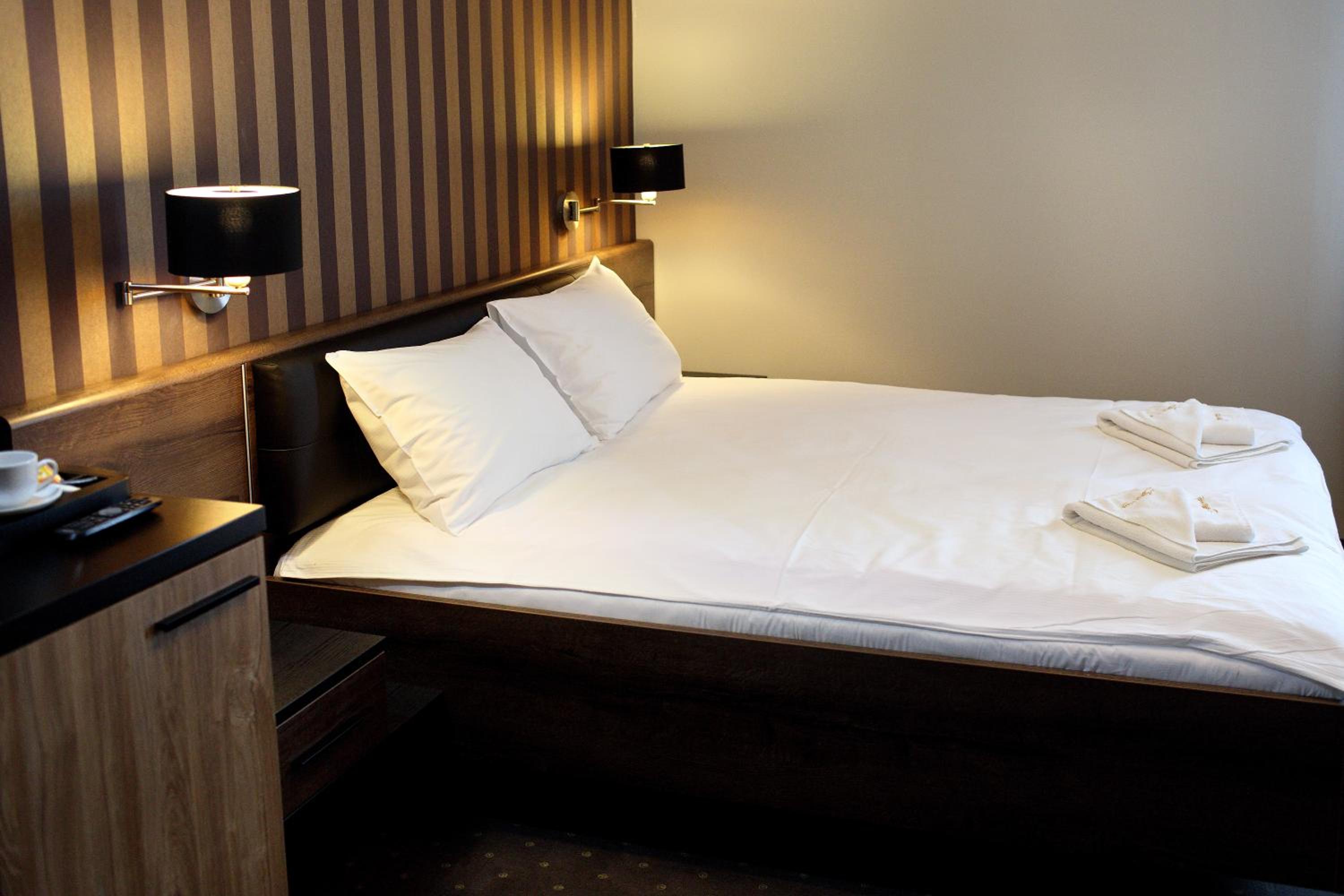 Deluxe Double Room - Photo 6