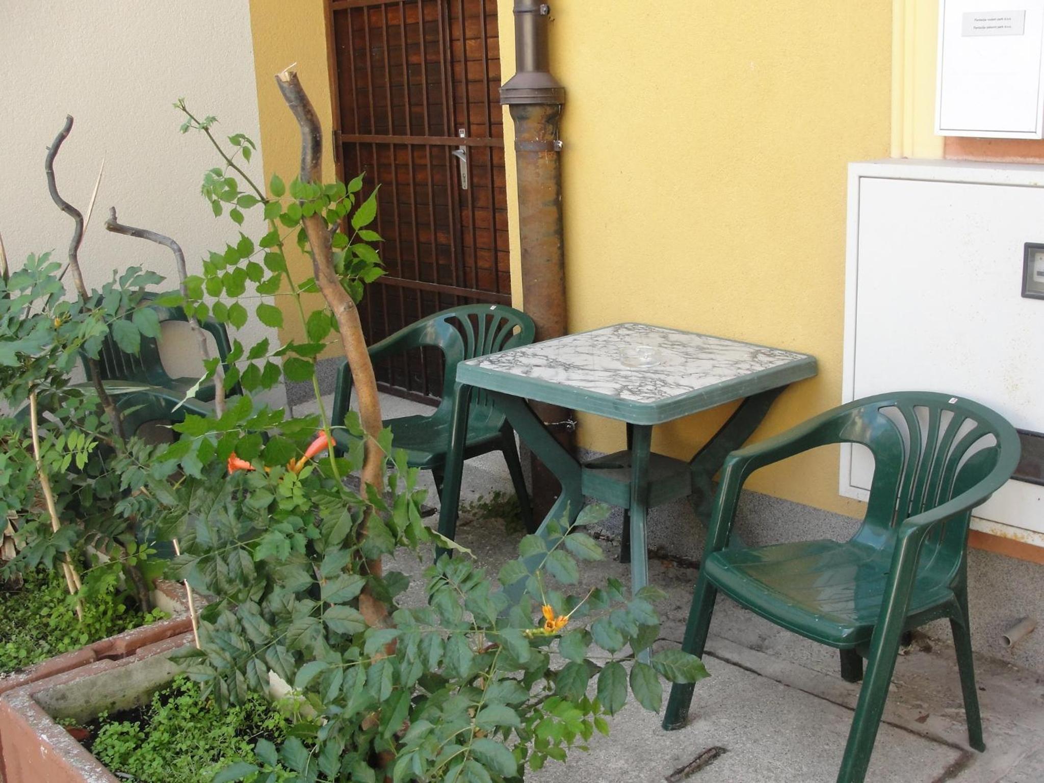 Studio Apartment - Photo 15