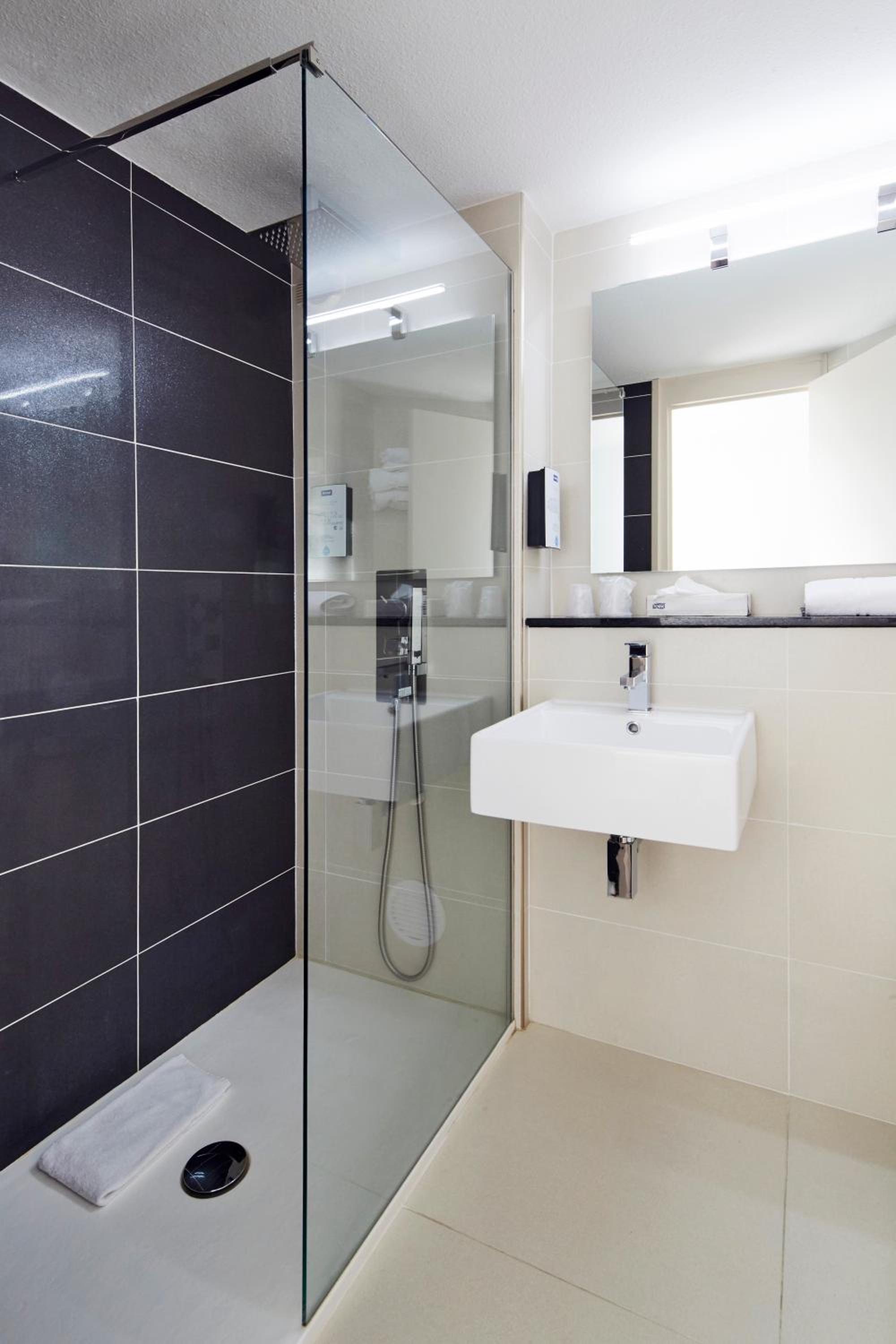 Double Room - Photo 5