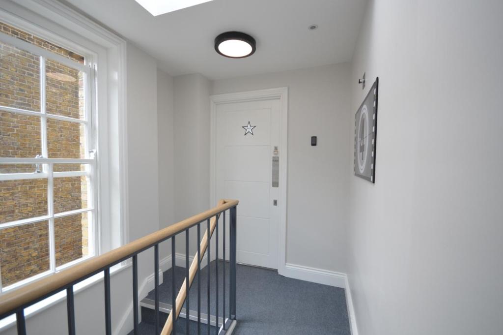 One-Bedroom Apartment (4th Floor - I) photo 2