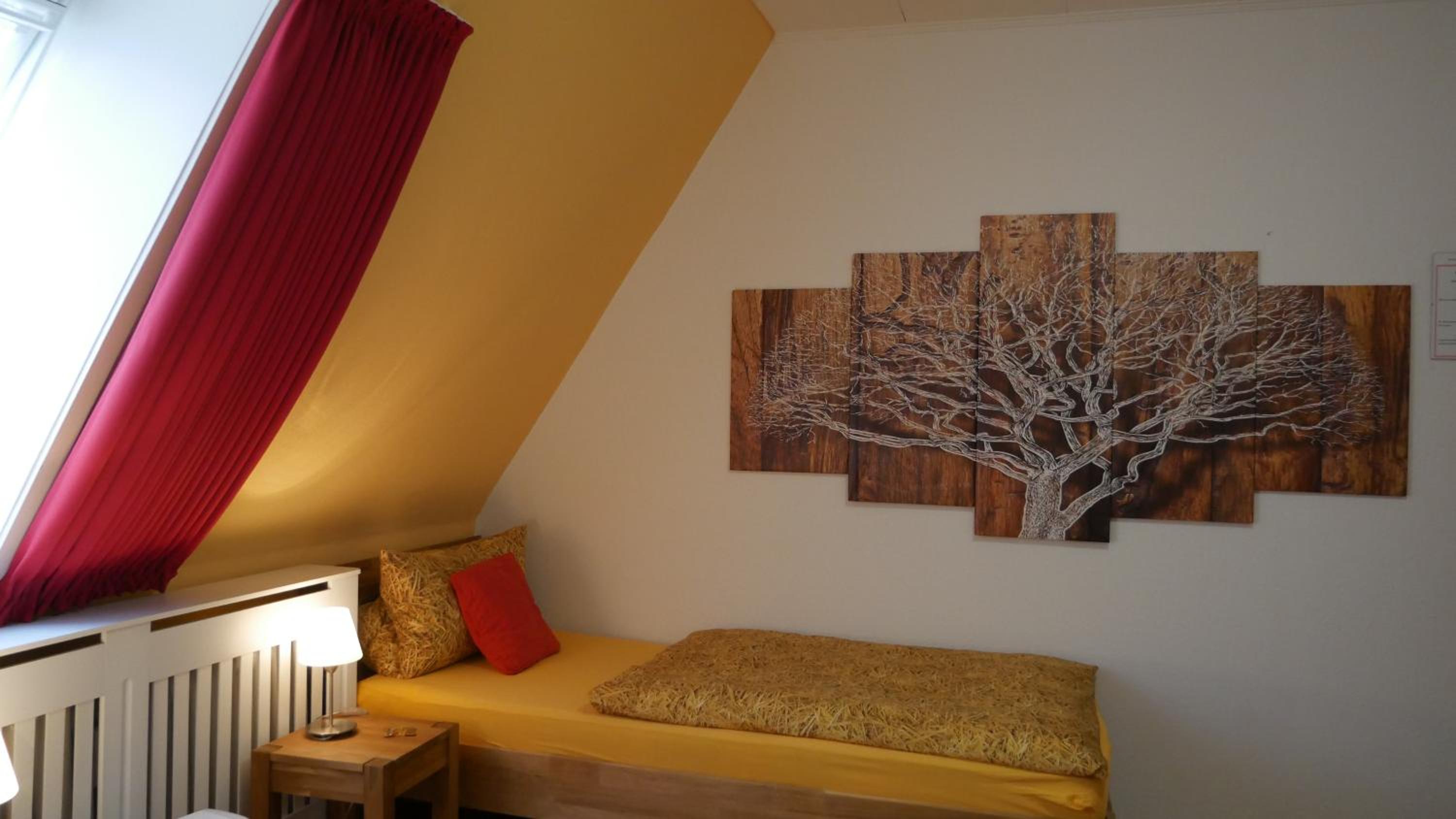 Double or Twin Room with Shared Bathroom photo 1