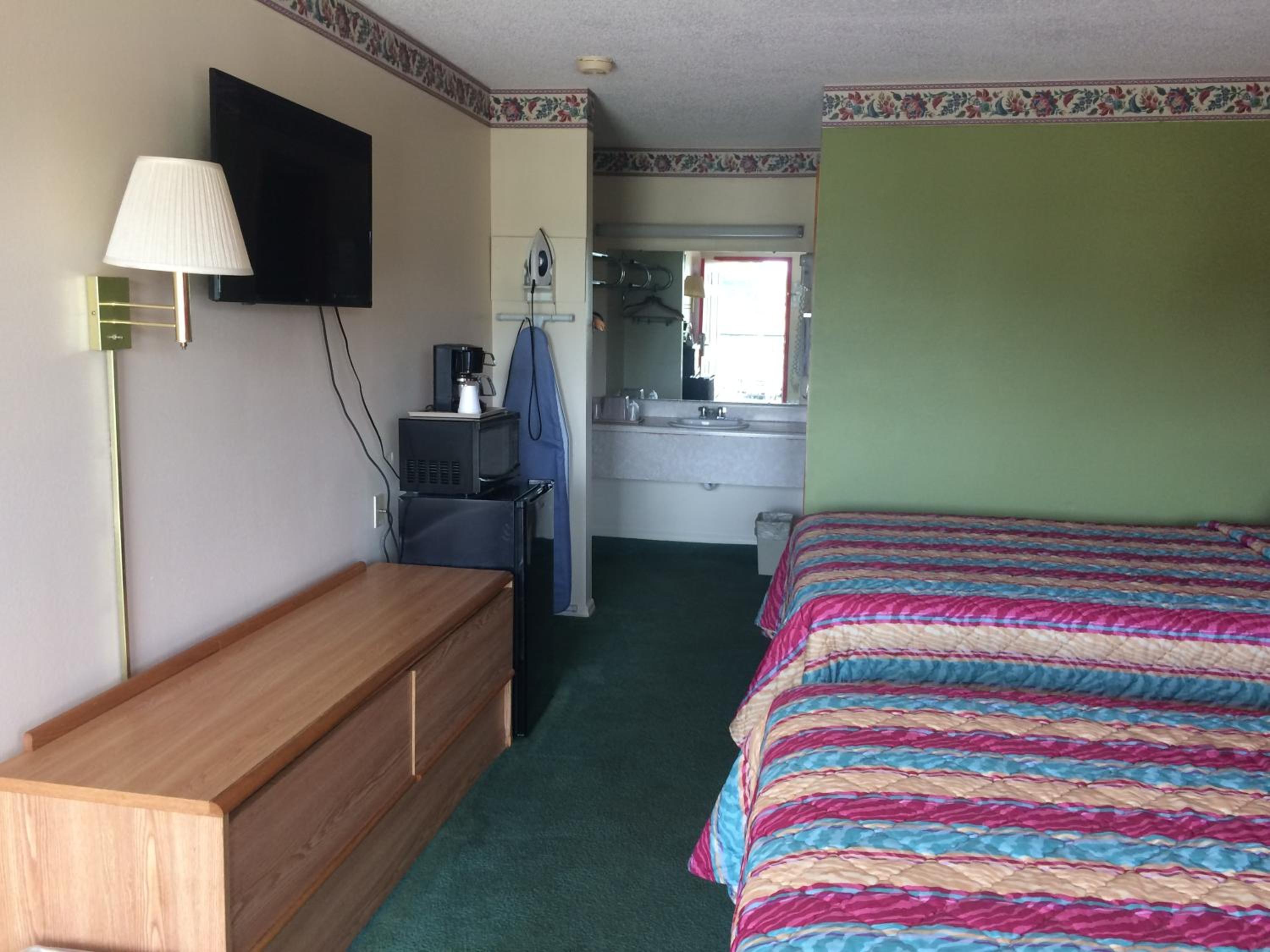 Double Room with Two Double Beds - Non-Smoking photo 2