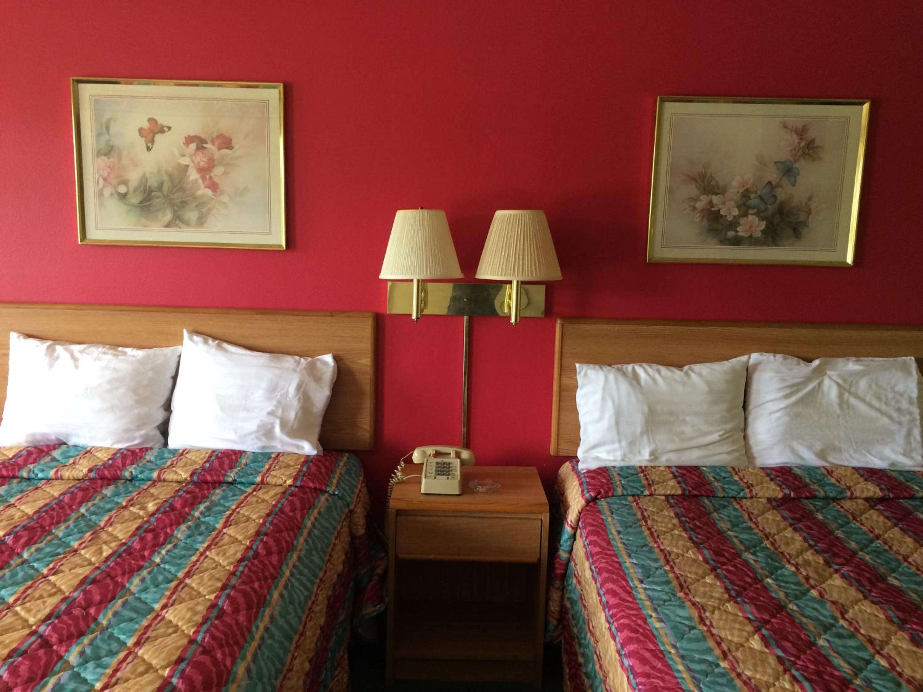 Double Room with Two Double Beds - Smoking photo 2