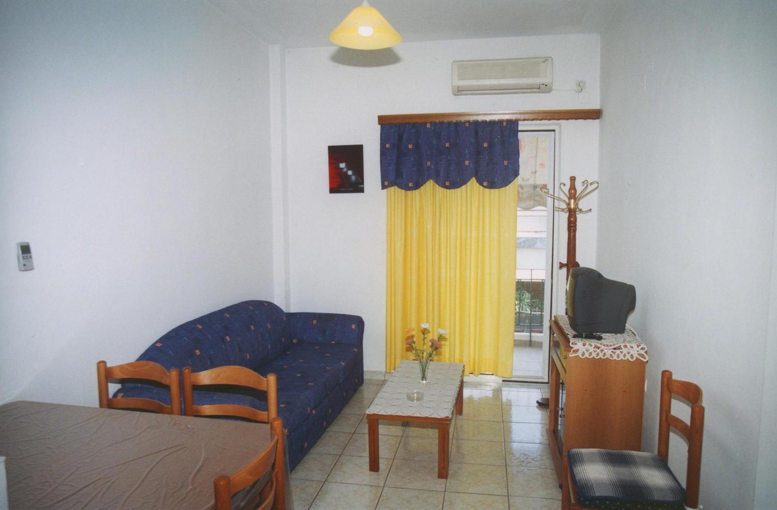 One-Bedroom Apartment (2 Adults + 2 Children) photo 2