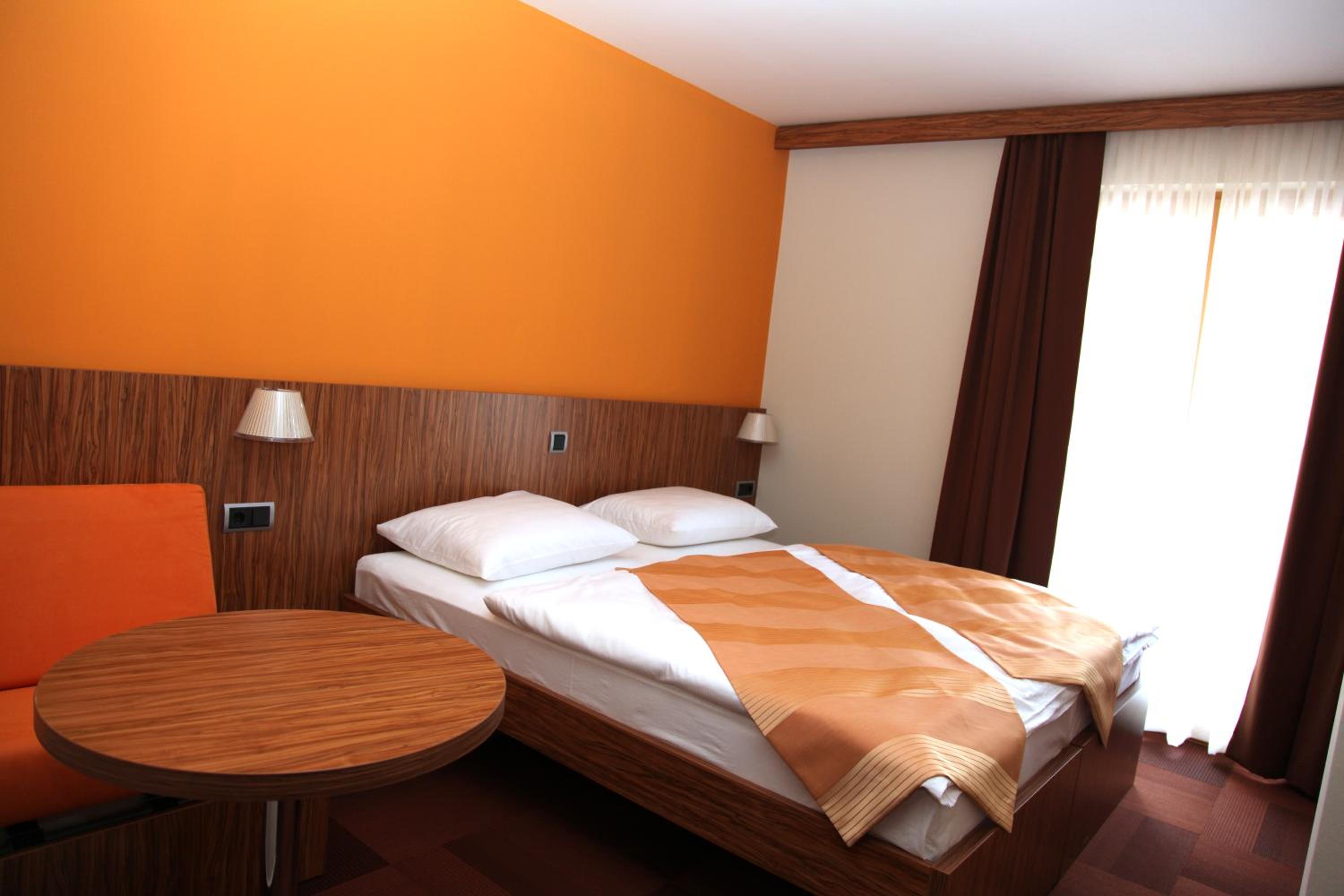 Double or Twin Room with Balcony photo 3