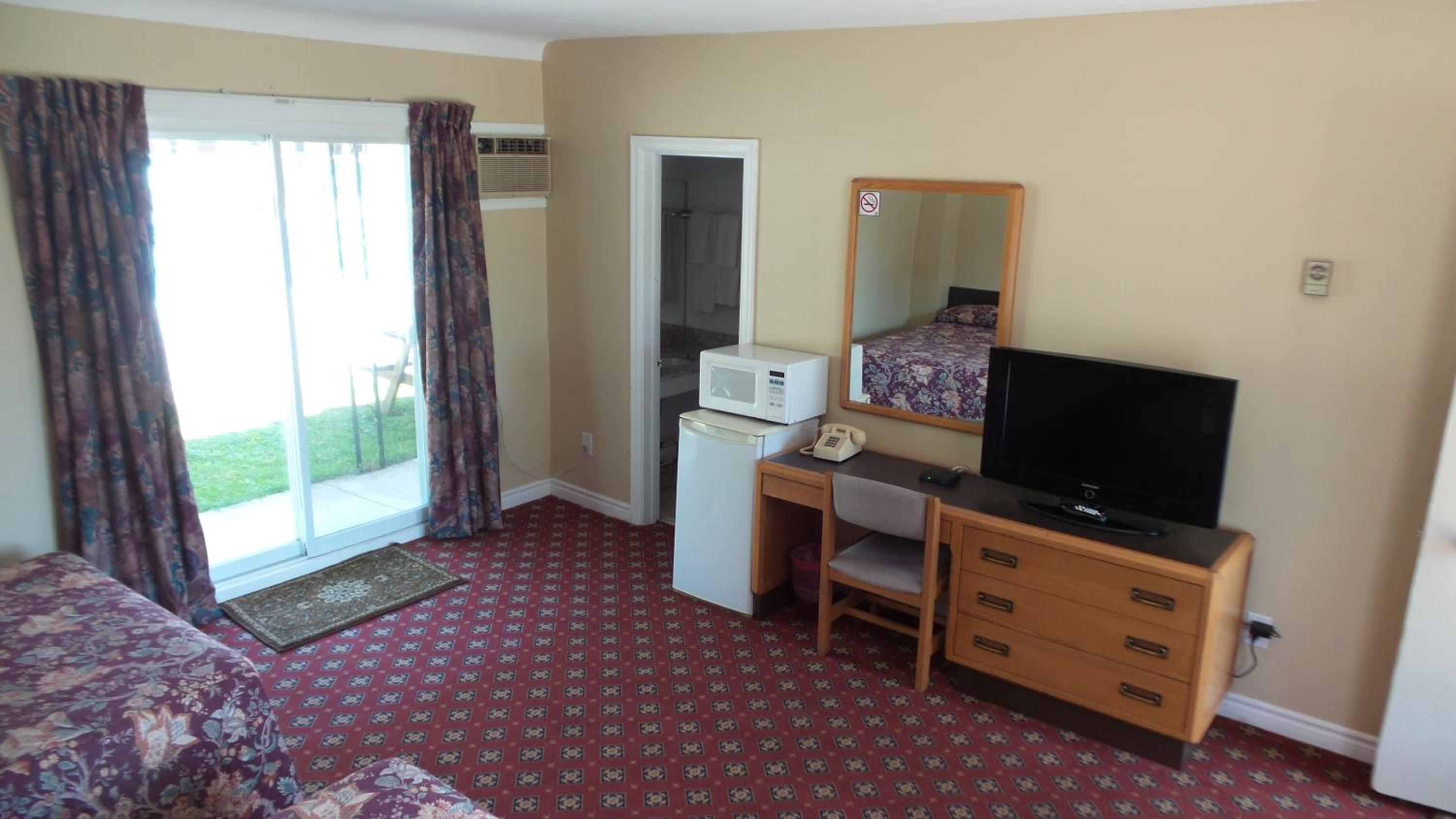 Double Room with Two Double Beds photo 3