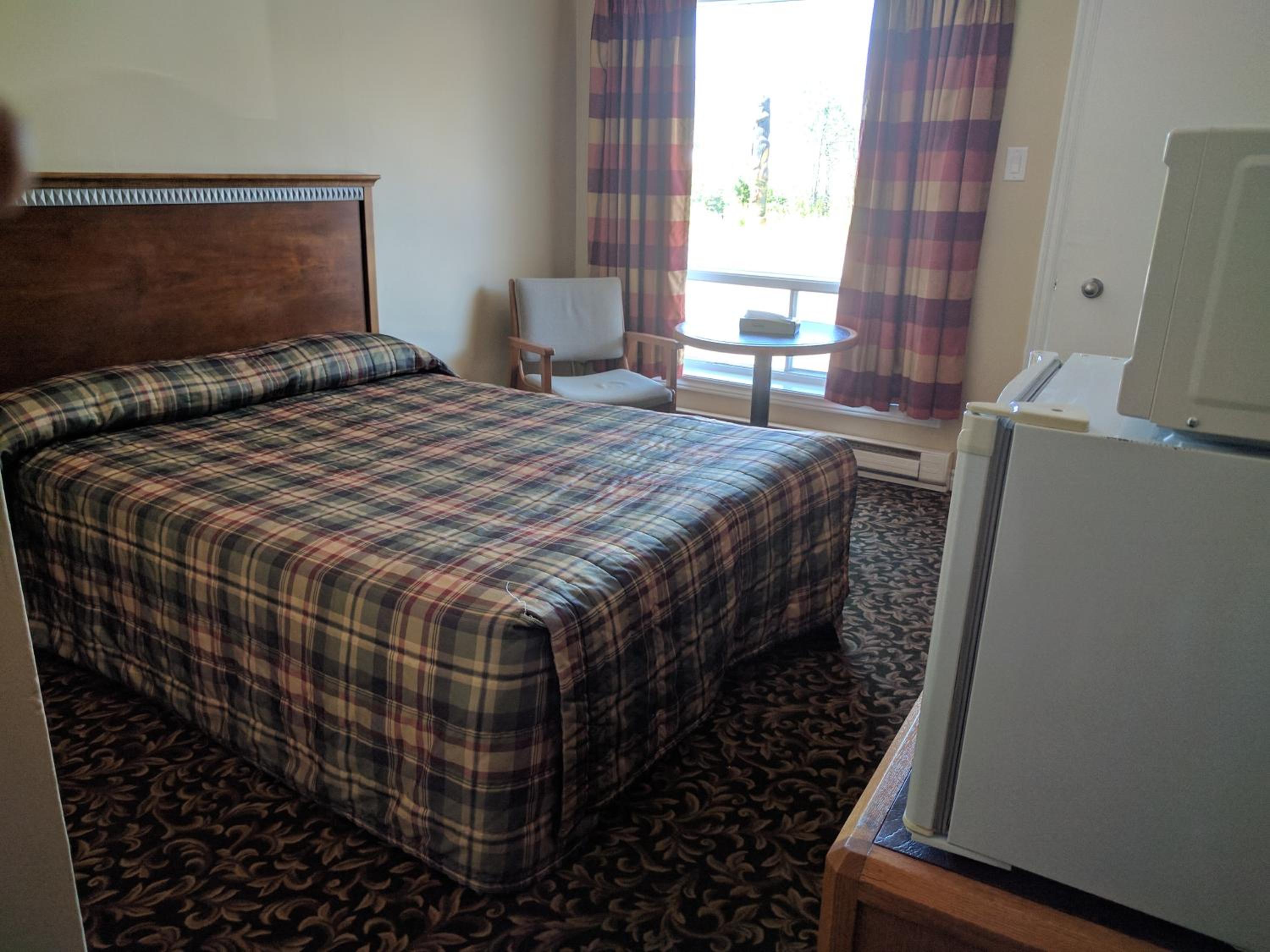 Queen Room photo 2