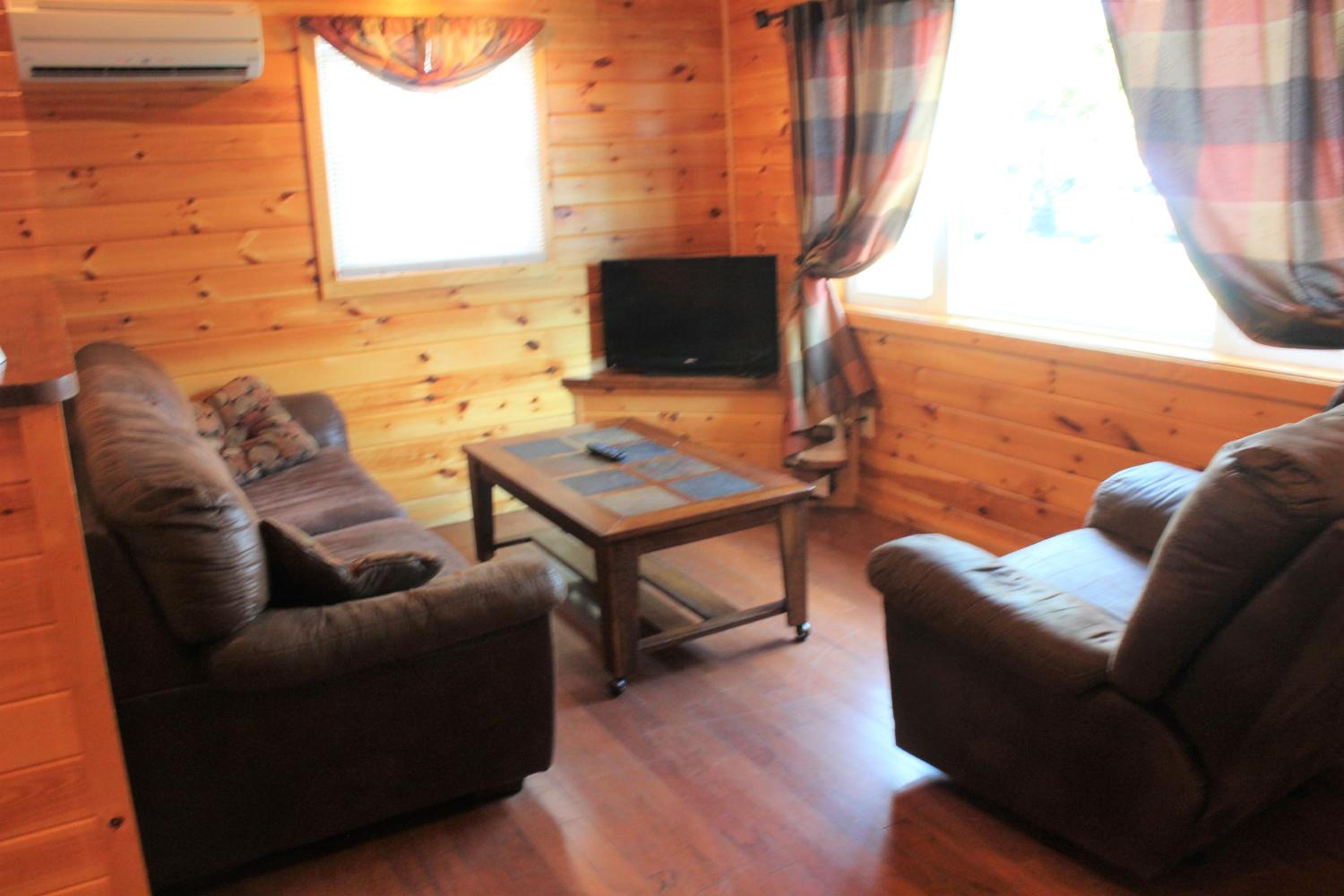 Two-Bedroom Cottage photo 3