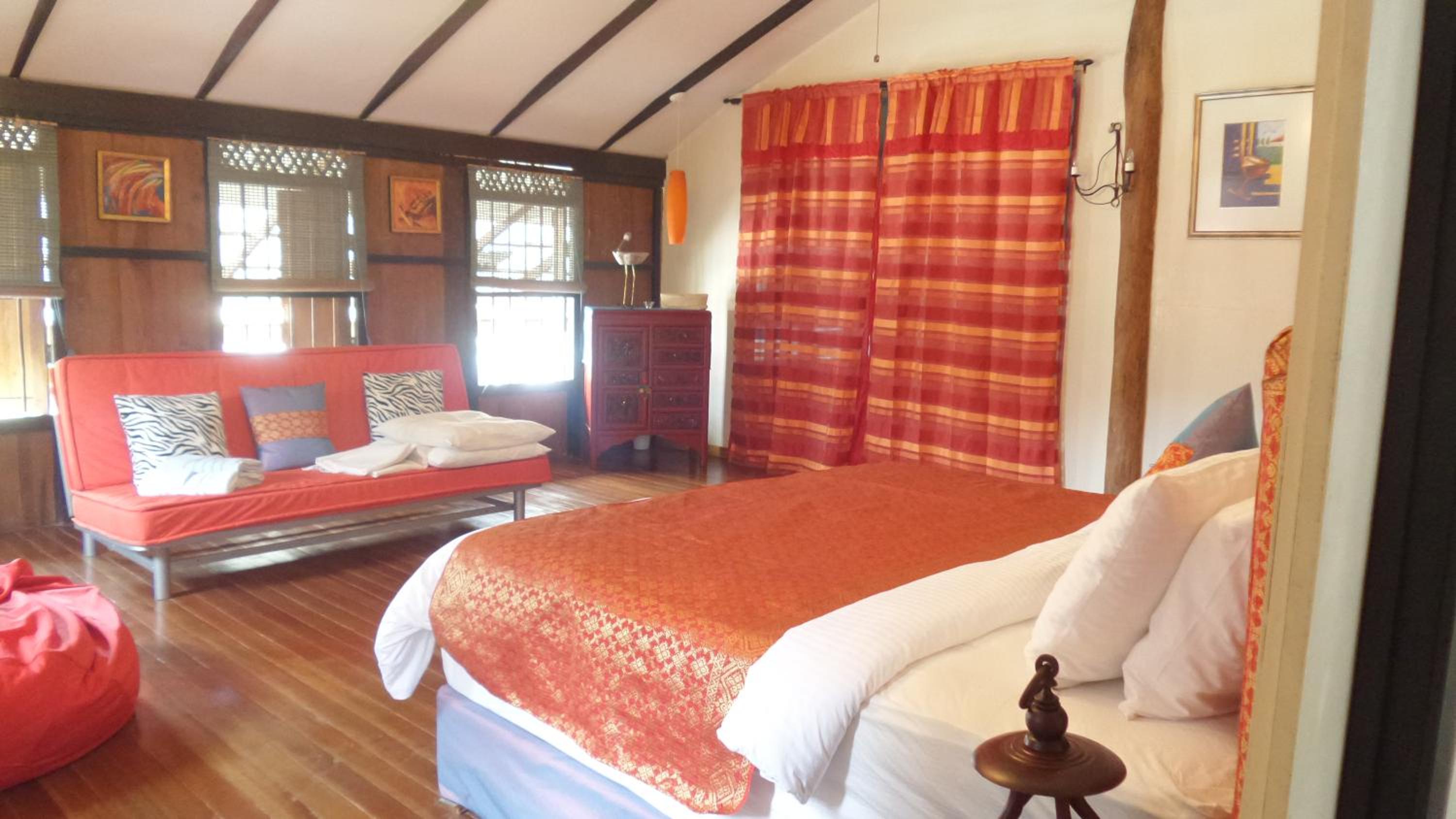 Deluxe King Suite photo 2