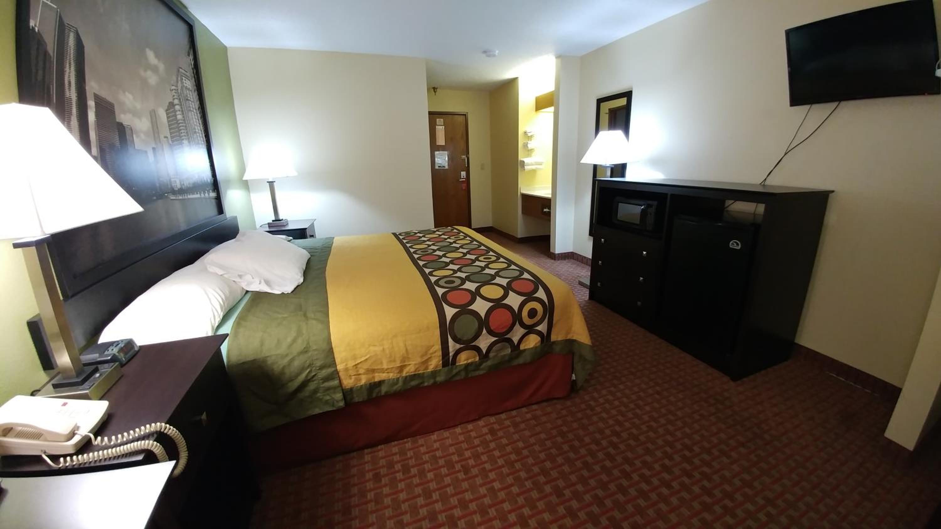 King Room - Non-Smoking - Photo 1