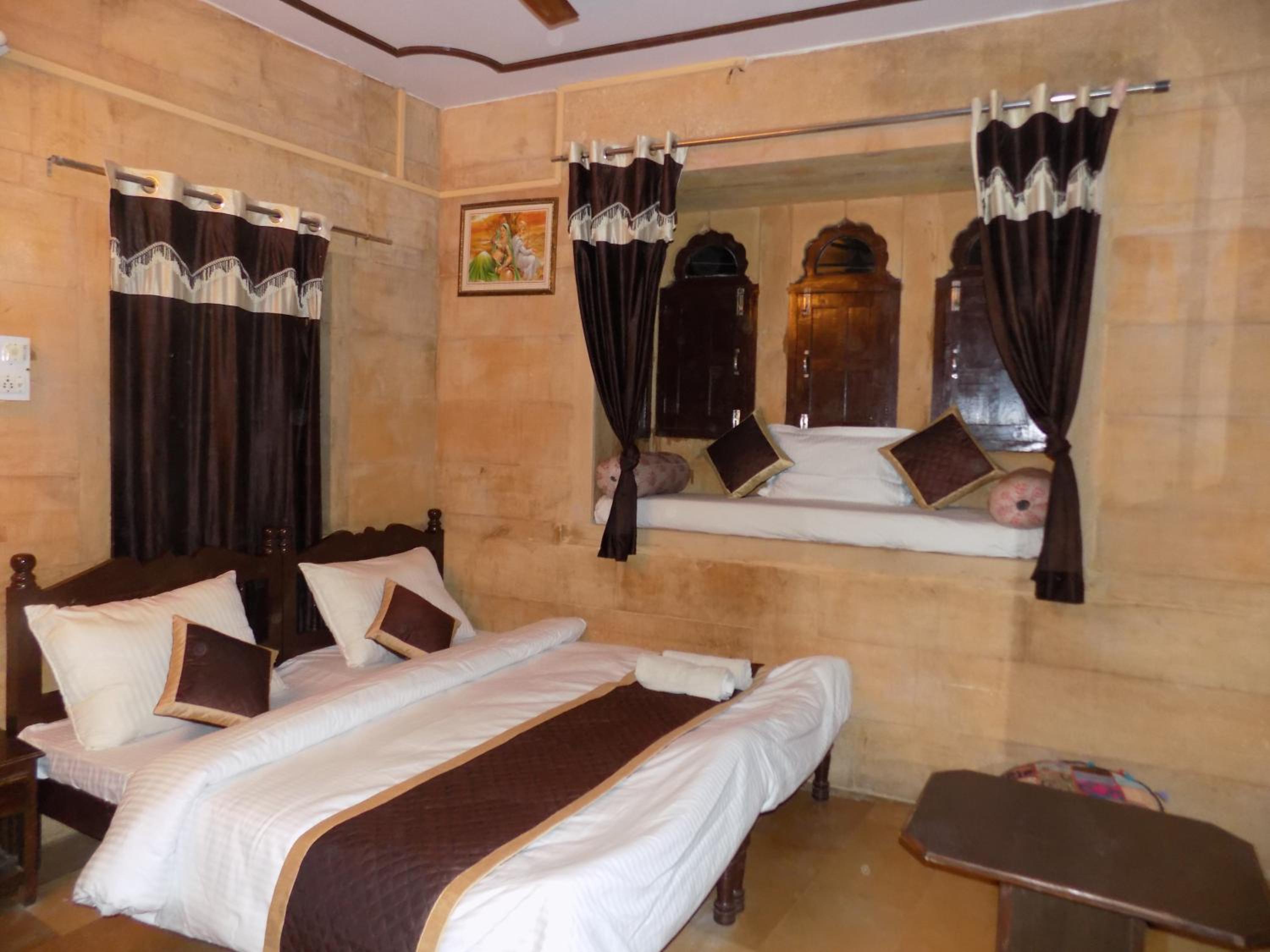 Deluxe Room - Photo 40