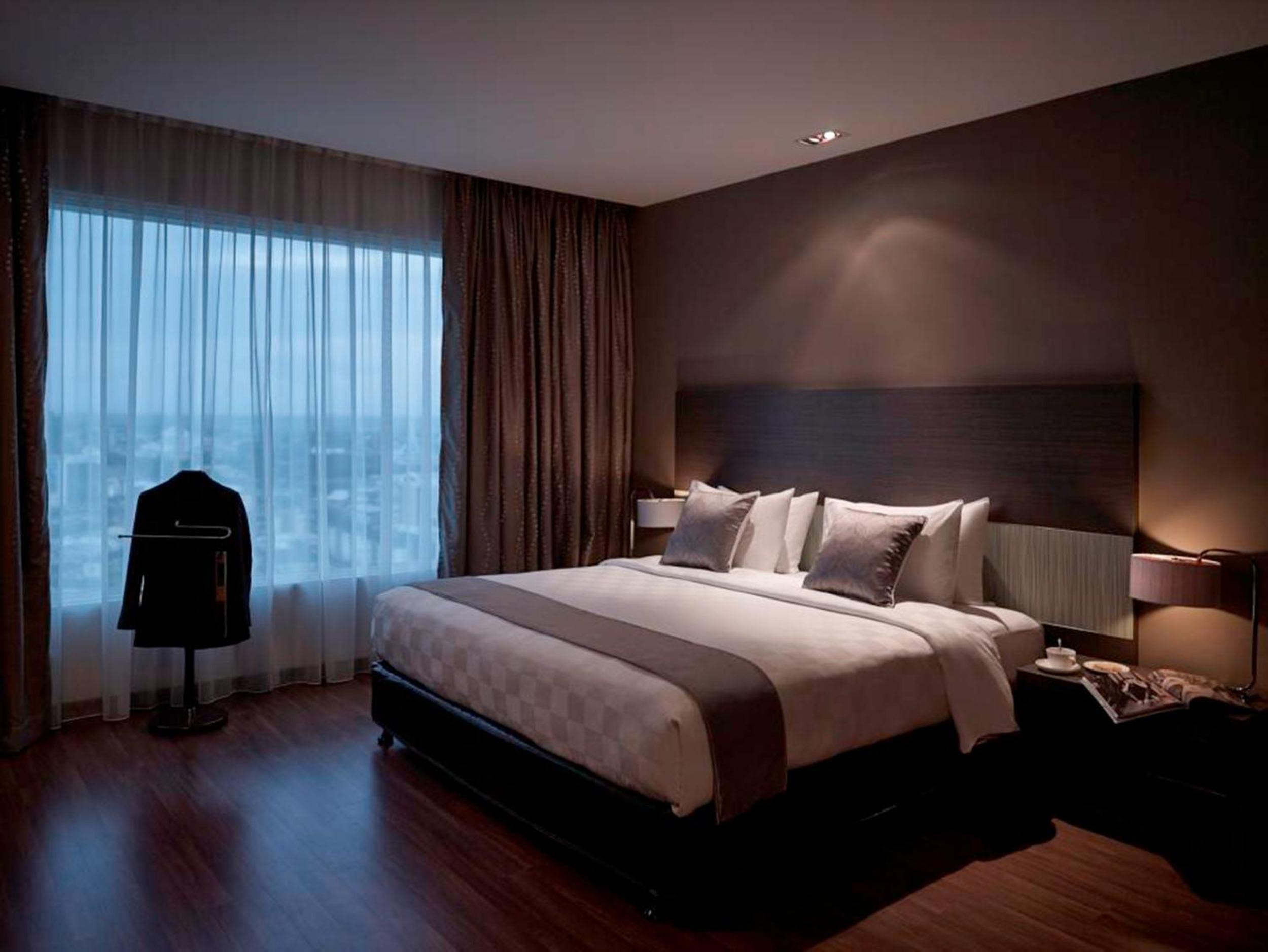 Premium Deluxe King Room with River View - Photo 4