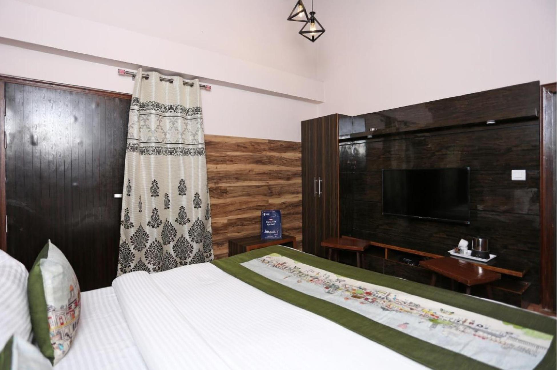 Deluxe Room - Photo 1