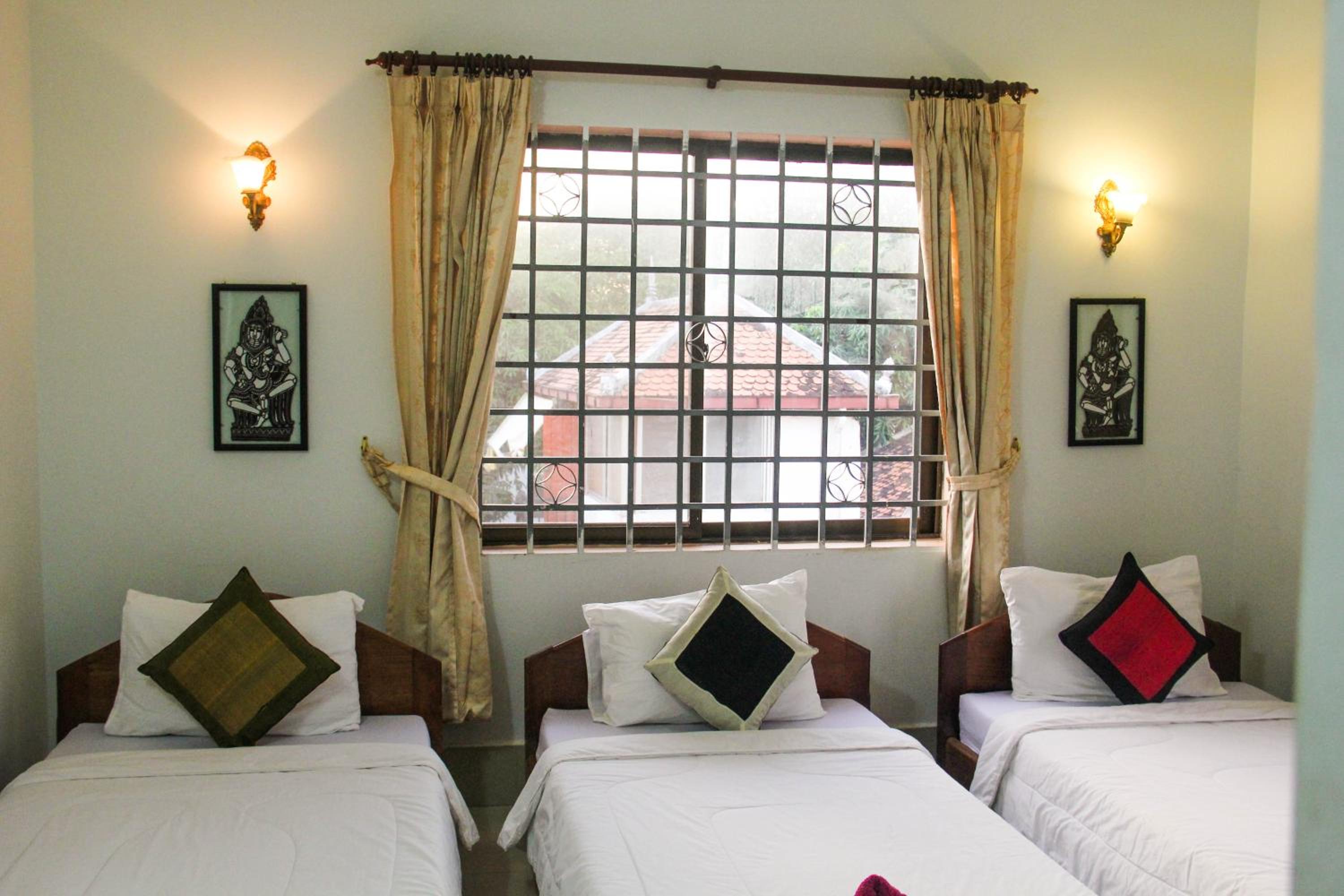 Triple Room with Air Conditioning - Photo 2