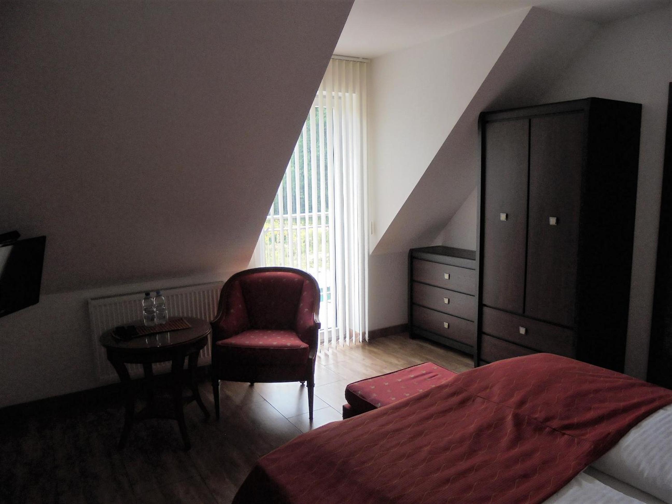 Standard Double Room - Photo 8
