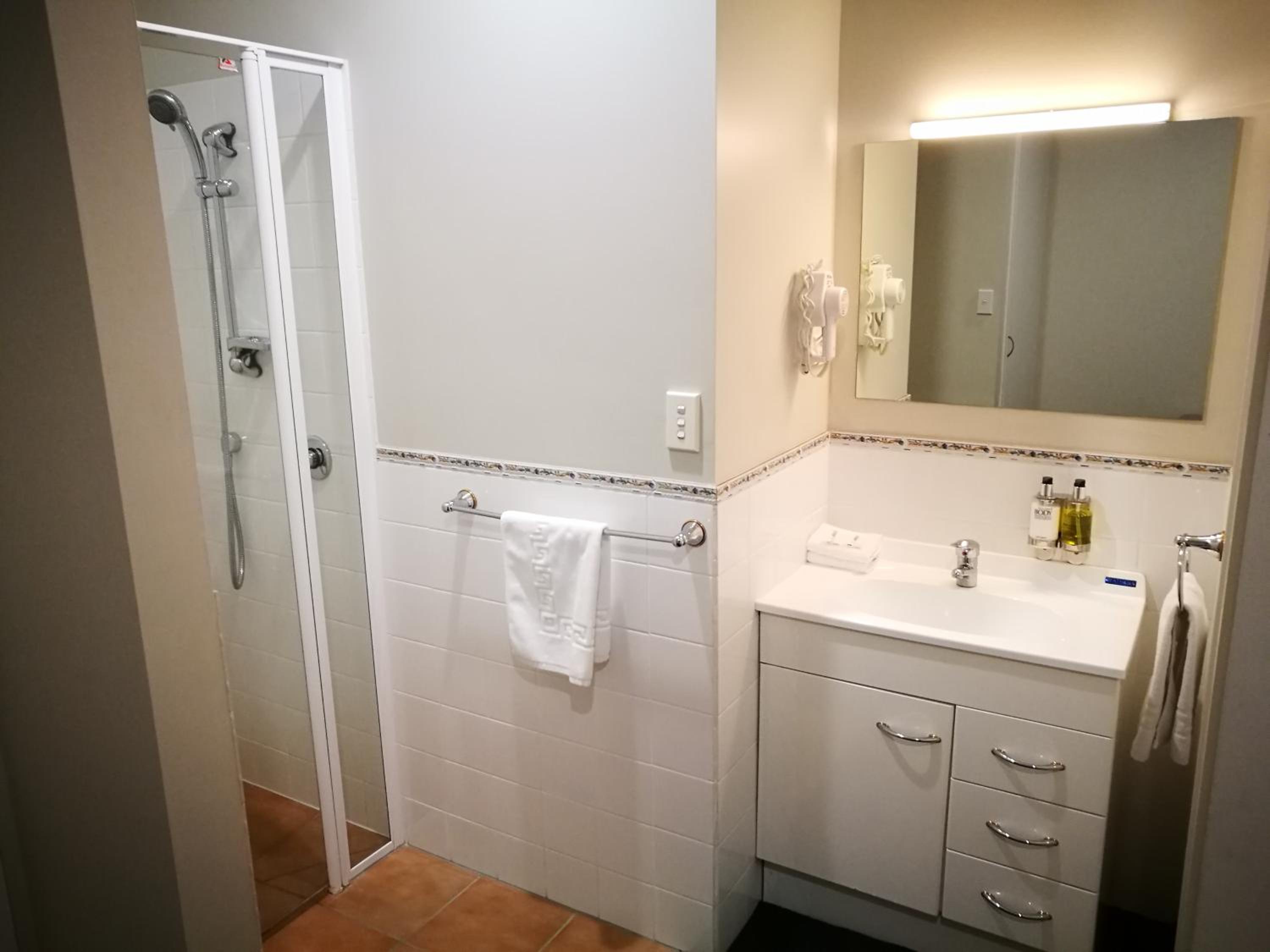 Two-Bedroom Apartment with Two Bathrooms - Photo 8
