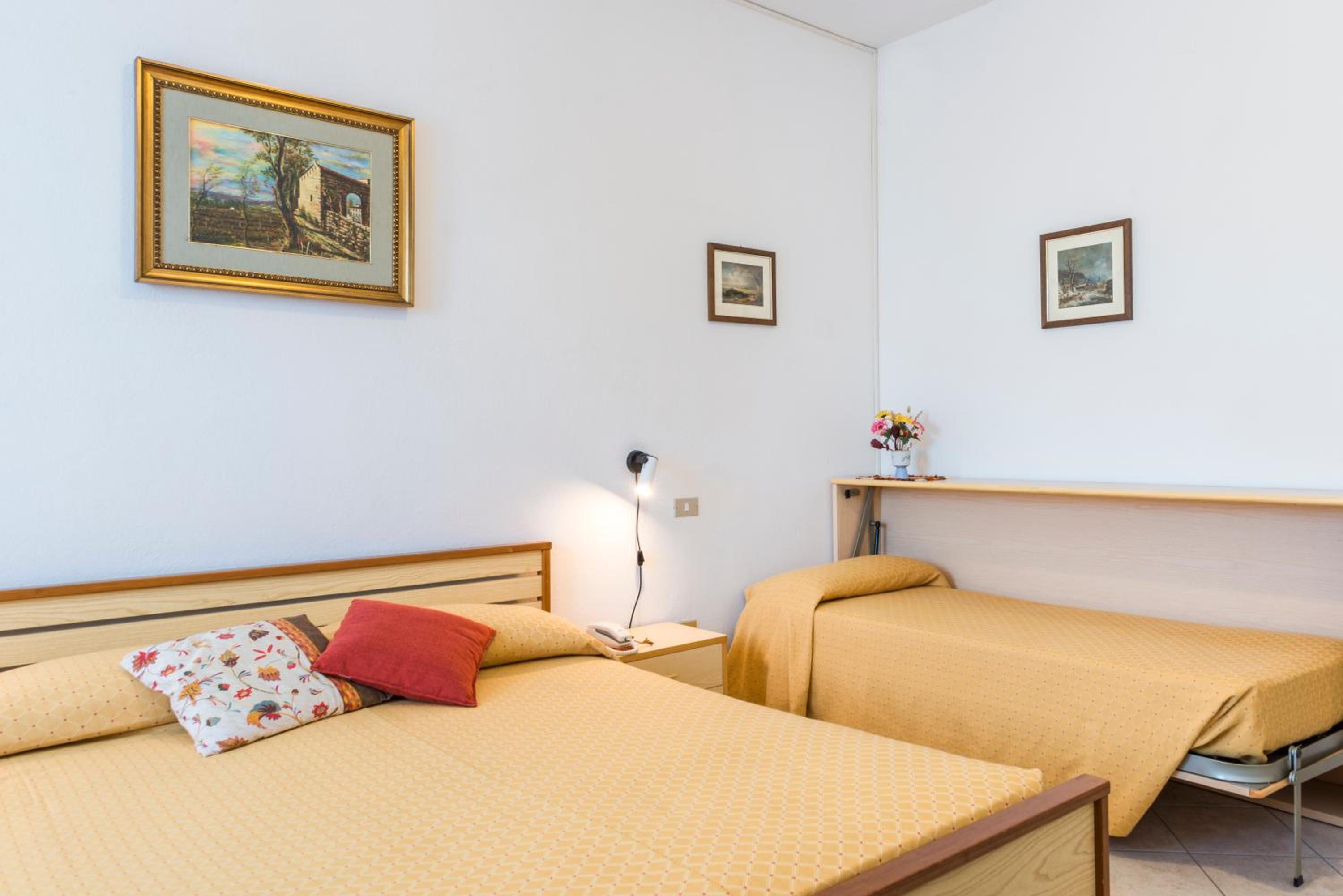 Triple Room - Photo 6