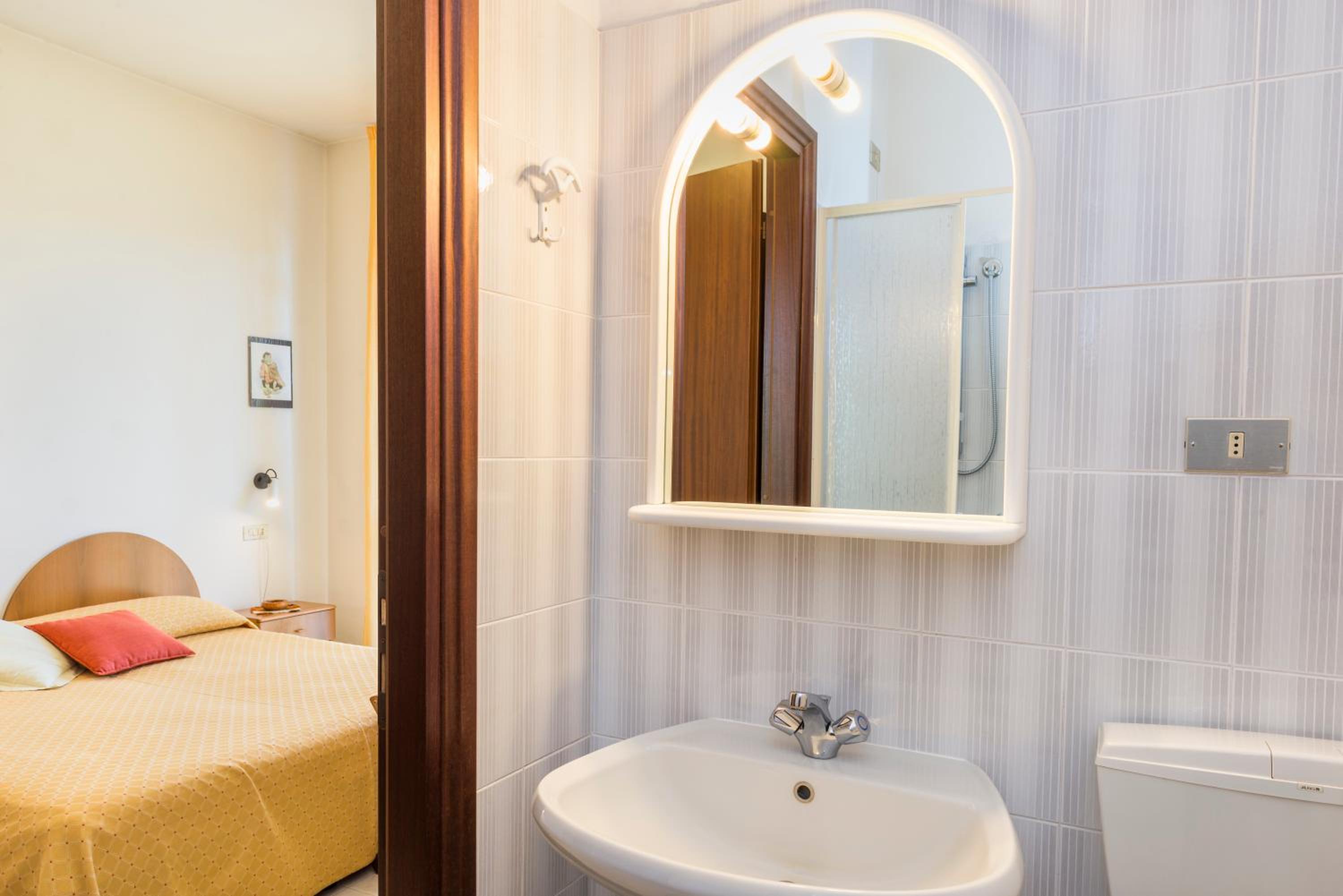 Double Room - Photo 3