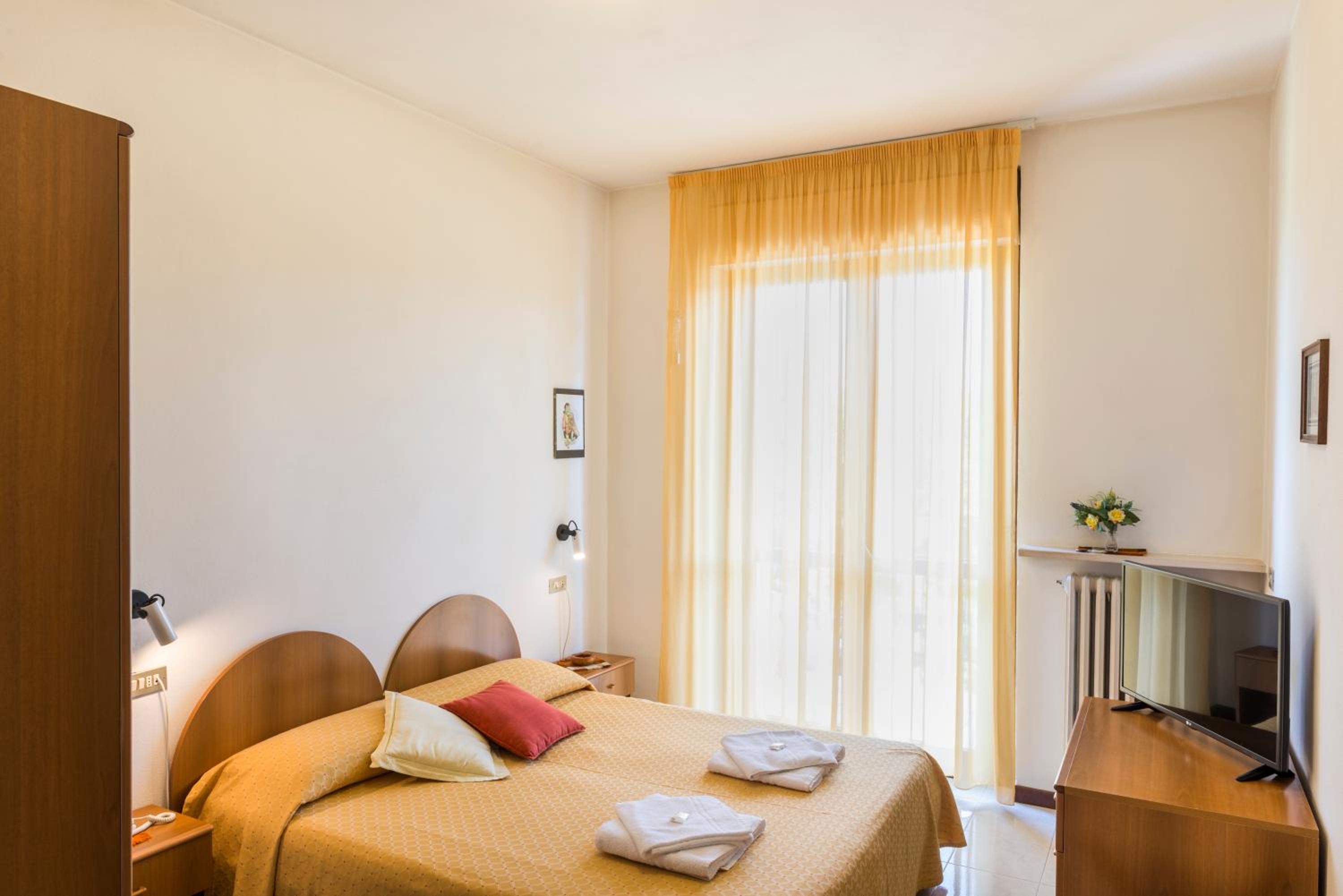 Double Room - Photo 5