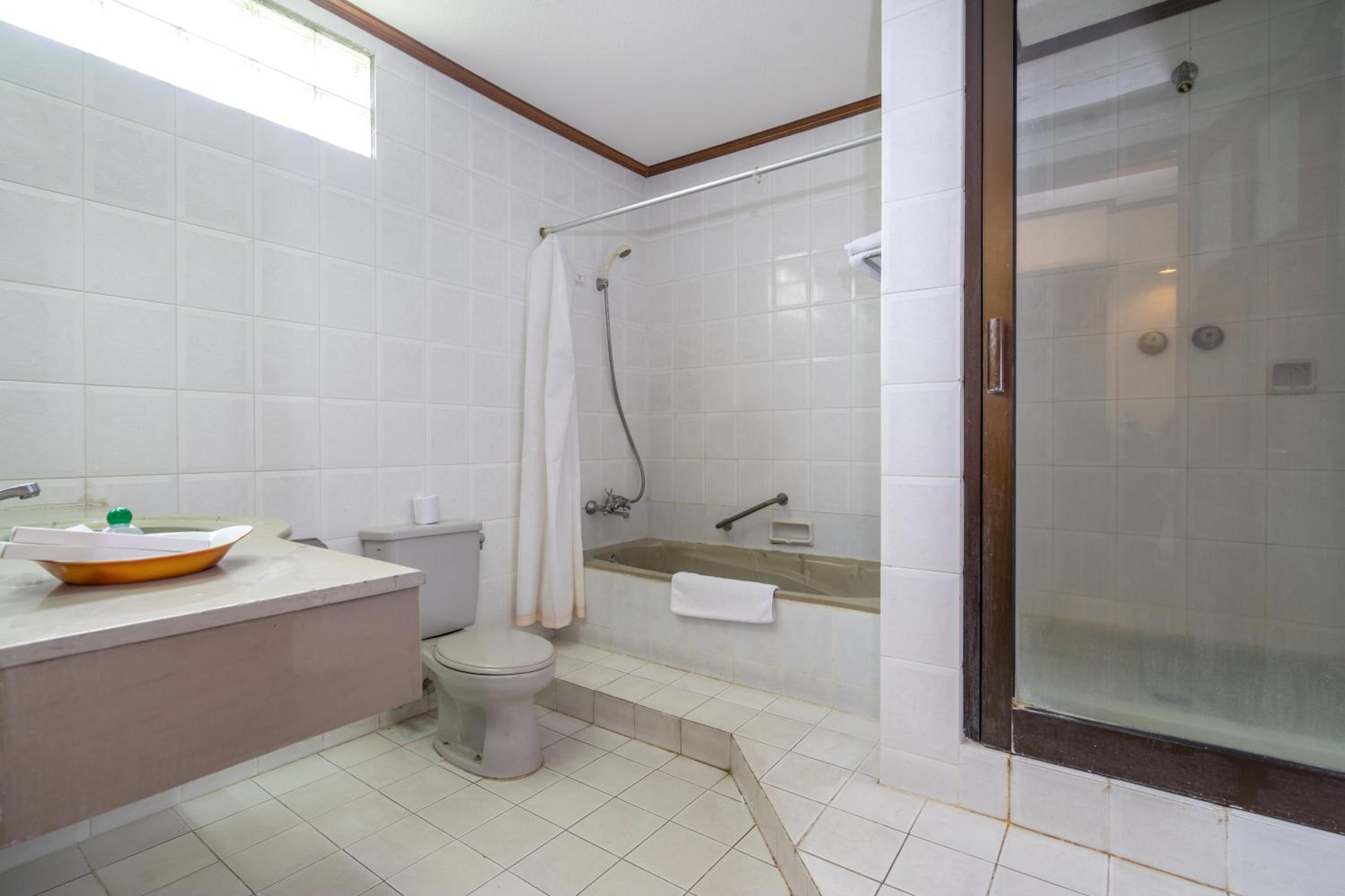 Standard Twin Room with Garden View - Photo 4