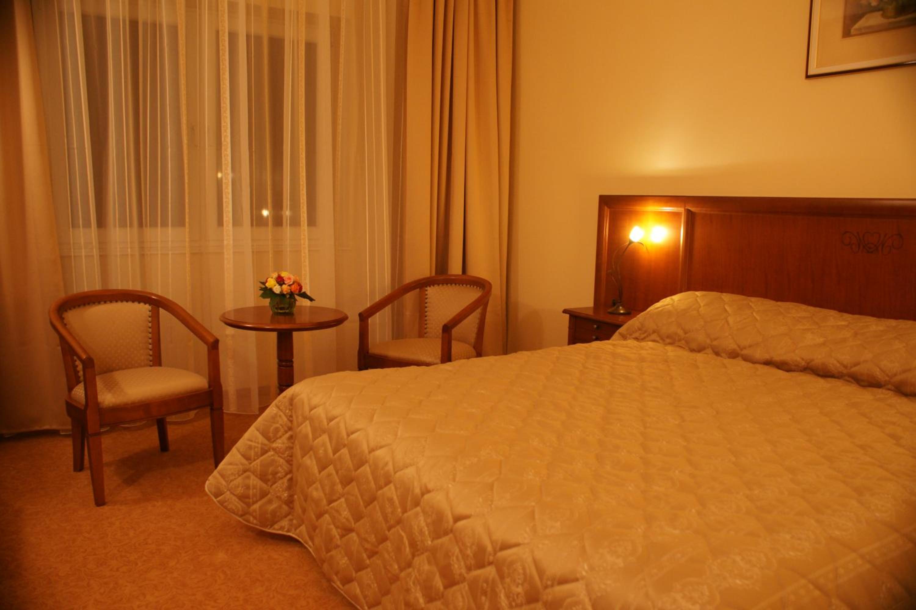 Standard Double or Twin Room photo 3