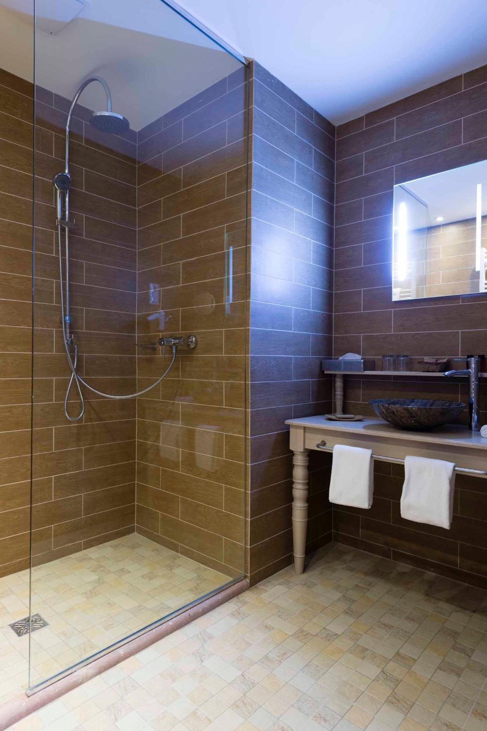 Standard Double or Twin Room - Photo 1