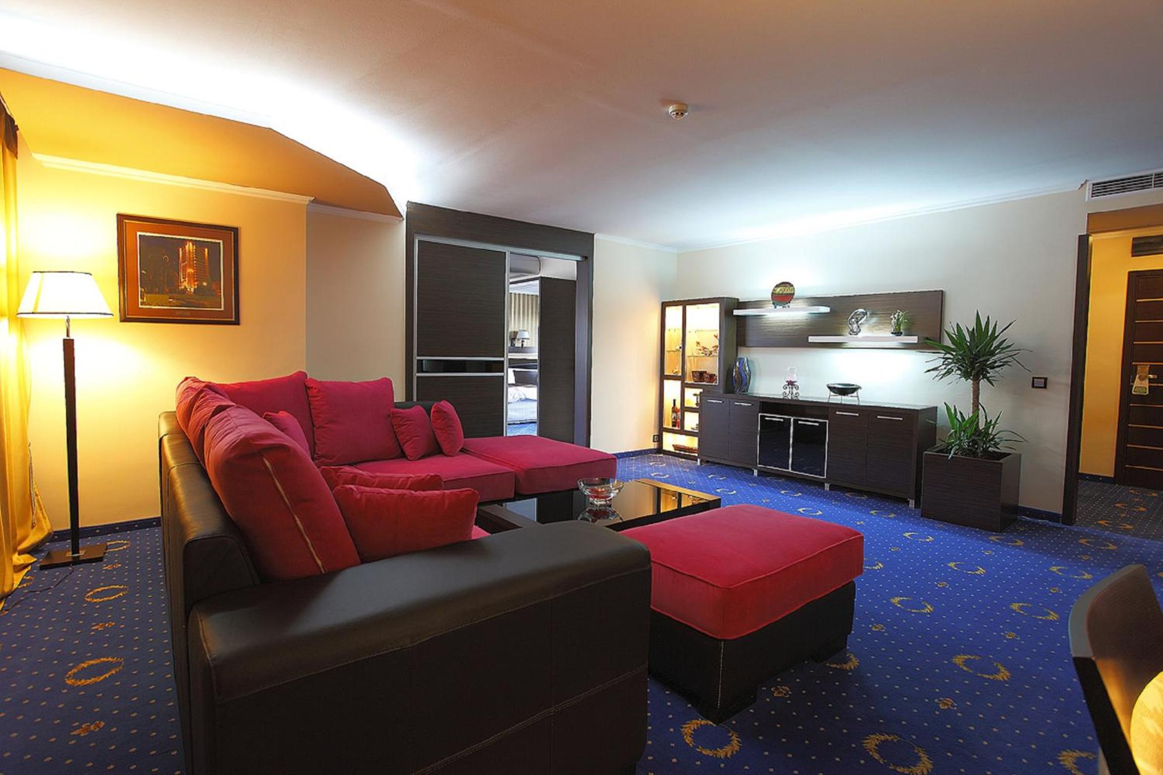 Deluxe Suite - Photo 2