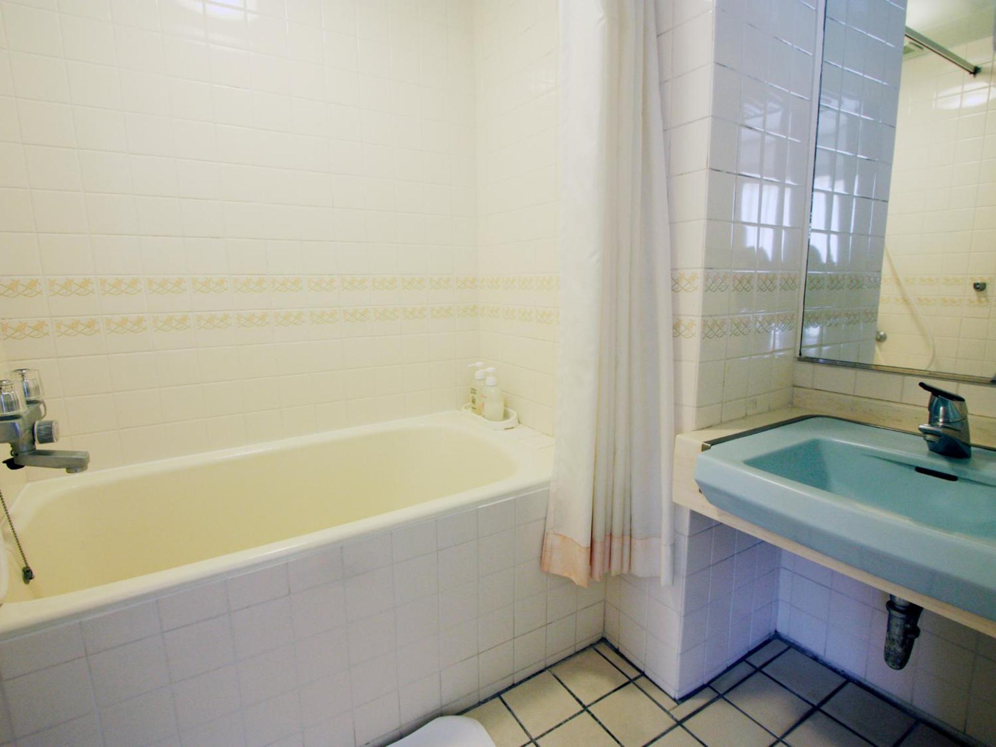 Twin Room - Smoking photo 2