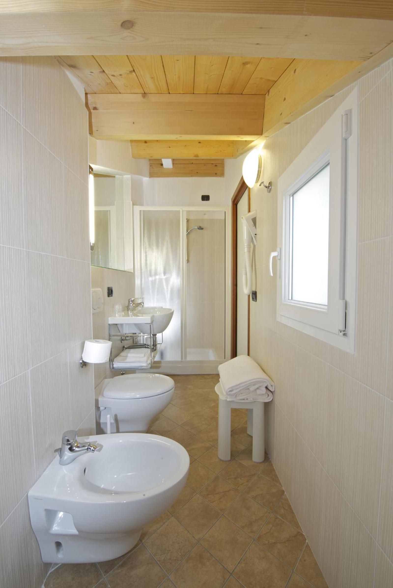 Economy Double or Twin Room photo 2